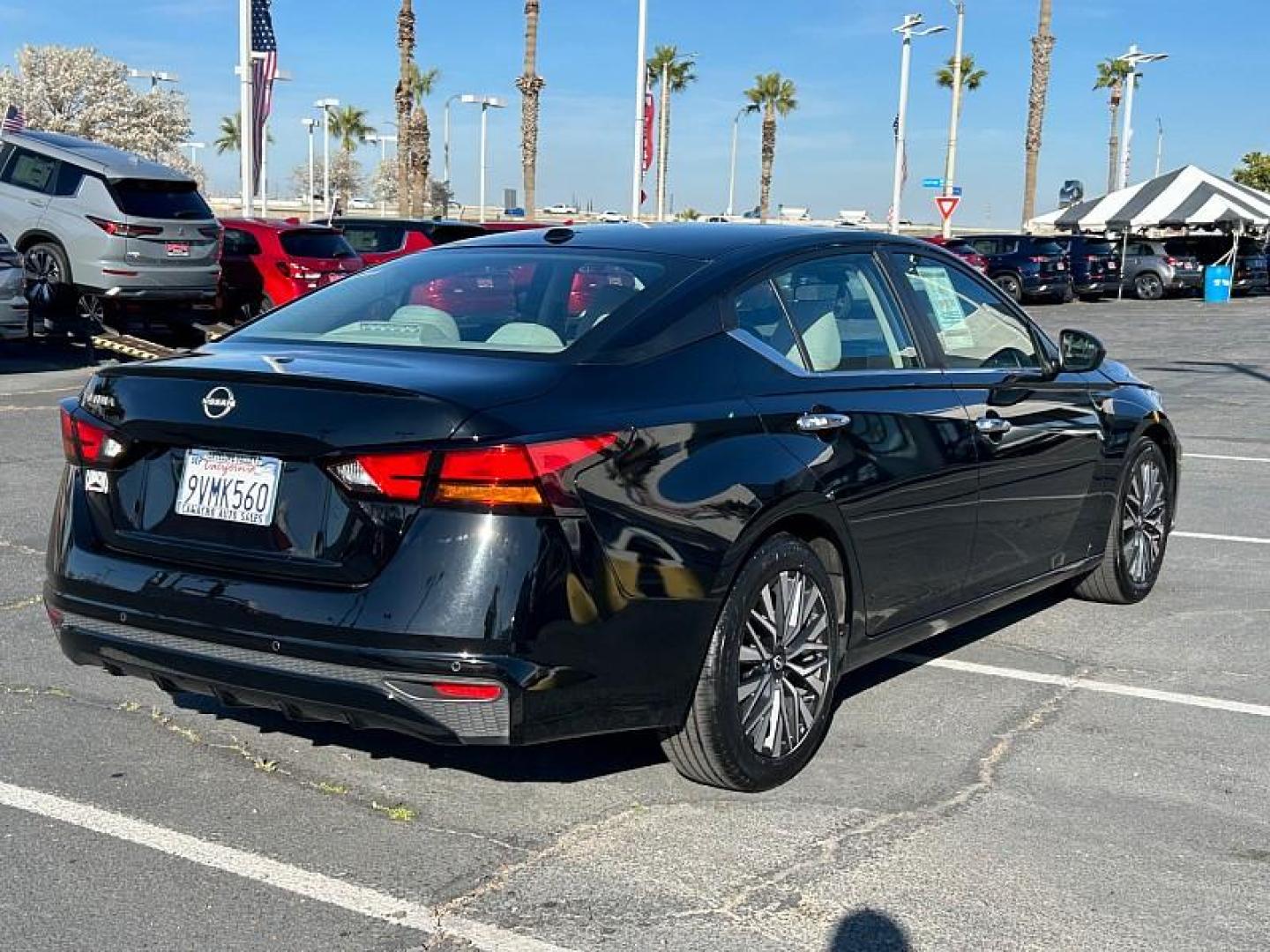 2025 BLACK Nissan Altima (1N4BL4DV1SN) with an 4-Cyl 2.5 Liter engine, Automatic CVT transmission, located at 412 Auto Vista Drive, Palmdale, 93551, (661) 945-0620, 34.592636, -118.136681 - Photo#7