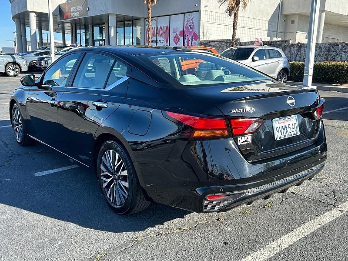 2025 BLACK Nissan Altima (1N4BL4DV1SN) with an 4-Cyl 2.5 Liter engine, Automatic CVT transmission, located at 412 Auto Vista Drive, Palmdale, 93551, (661) 945-0620, 34.592636, -118.136681 - Photo#9