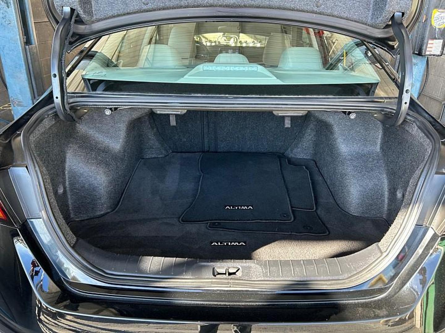 2025 BLACK Nissan Altima (1N4BL4DV1SN) with an 4-Cyl 2.5 Liter engine, Automatic CVT transmission, located at 412 Auto Vista Drive, Palmdale, 93551, (661) 945-0620, 34.592636, -118.136681 - Photo#30