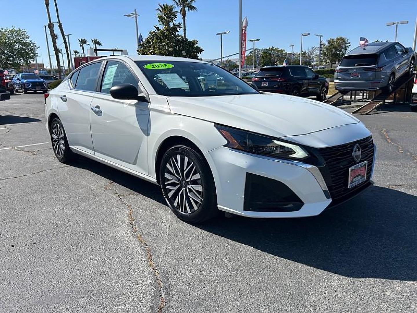 2025 WHITE Nissan Altima (1N4BL4DV6SN) with an 4-Cyl 2.5 Liter engine, Automatic CVT transmission, located at 412 Auto Vista Drive, Palmdale, 93551, (661) 945-0620, 34.592636, -118.136681 - Photo#0