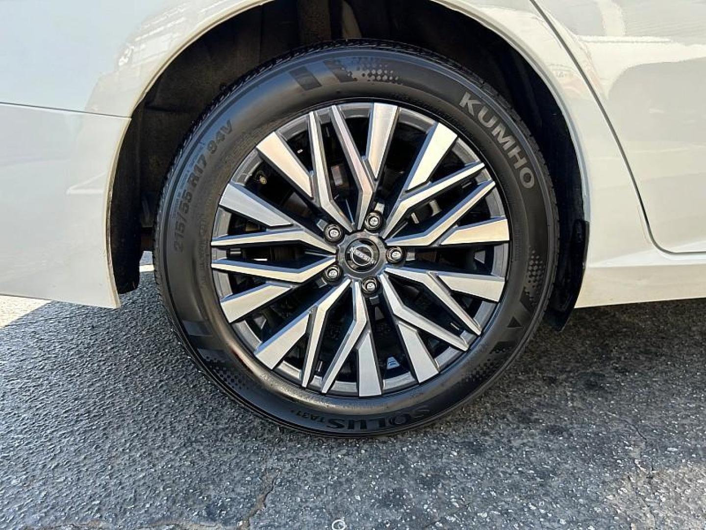 2025 WHITE Nissan Altima (1N4BL4DV6SN) with an 4-Cyl 2.5 Liter engine, Automatic CVT transmission, located at 412 Auto Vista Drive, Palmdale, 93551, (661) 945-0620, 34.592636, -118.136681 - Photo#9