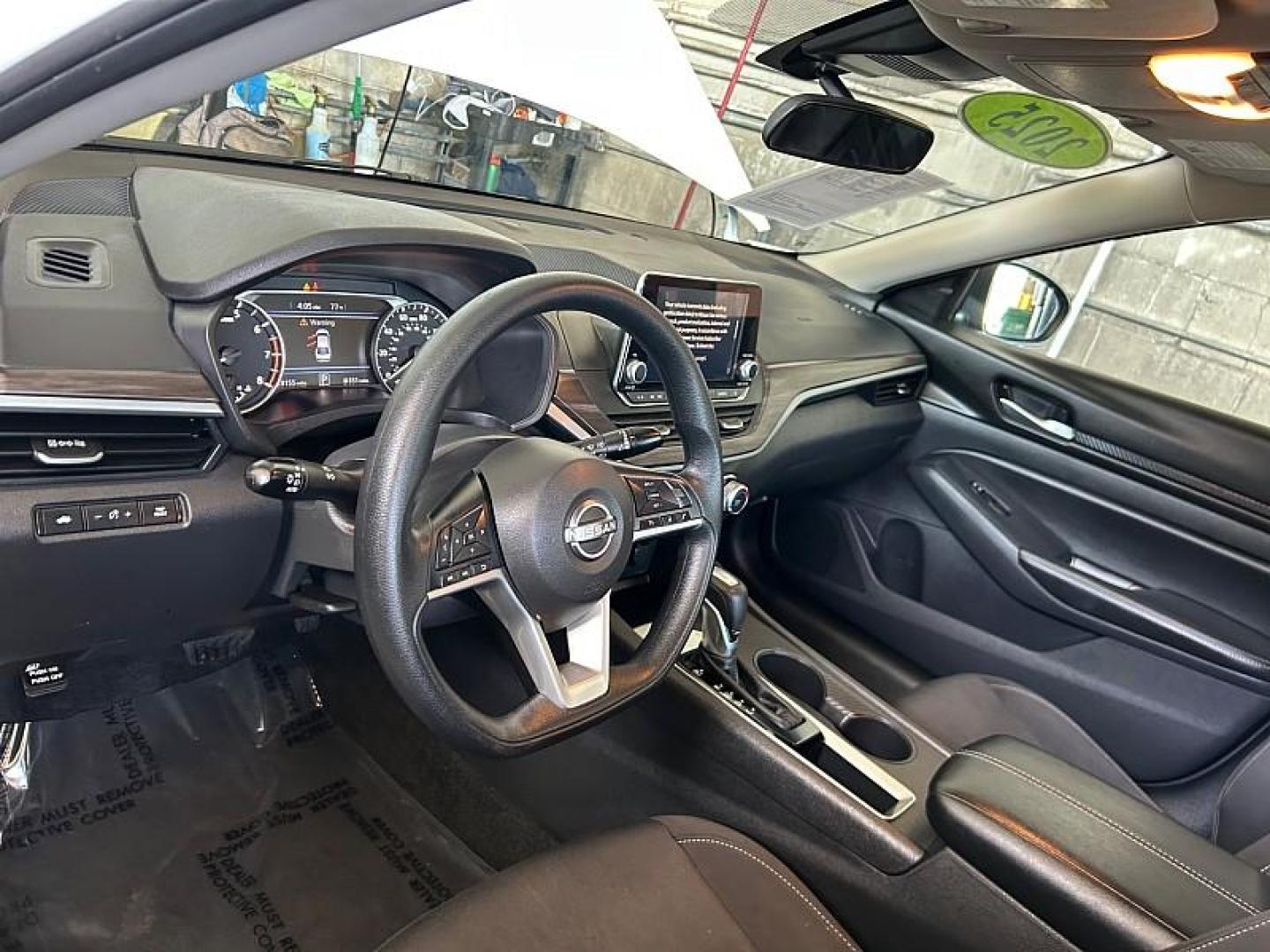 2025 WHITE Nissan Altima (1N4BL4DV6SN) with an 4-Cyl 2.5 Liter engine, Automatic CVT transmission, located at 412 Auto Vista Drive, Palmdale, 93551, (661) 945-0620, 34.592636, -118.136681 - Photo#21