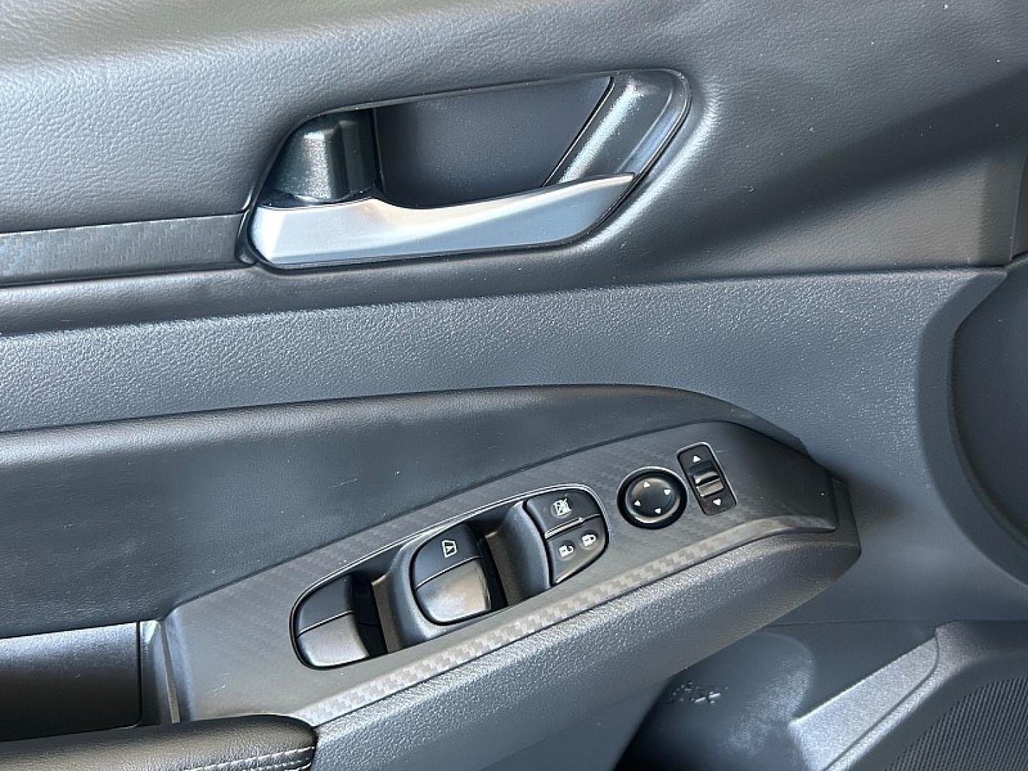 2025 WHITE Nissan Altima (1N4BL4DV0SN) with an 4-Cyl 2.5 Liter engine, Automatic CVT transmission, located at 412 Auto Vista Drive, Palmdale, 93551, (661) 945-0620, 34.592636, -118.136681- Photo#20