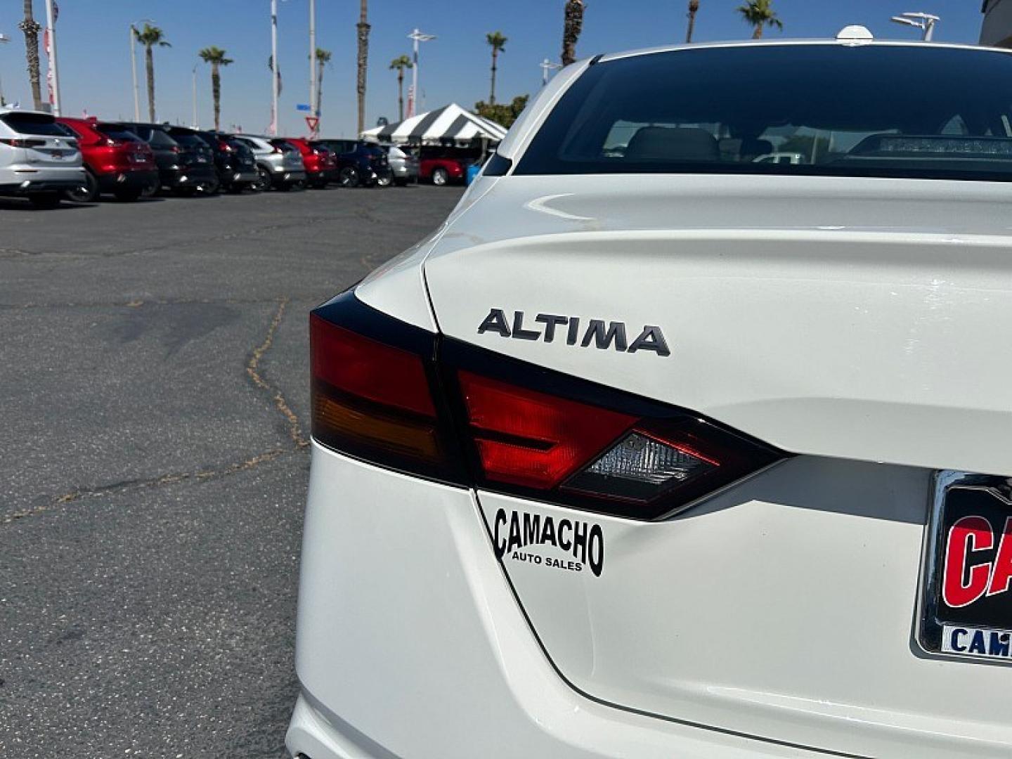 2025 WHITE Nissan Altima (1N4BL4DV0SN) with an 4-Cyl 2.5 Liter engine, Automatic CVT transmission, located at 412 Auto Vista Drive, Palmdale, 93551, (661) 945-0620, 34.592636, -118.136681- Photo#17