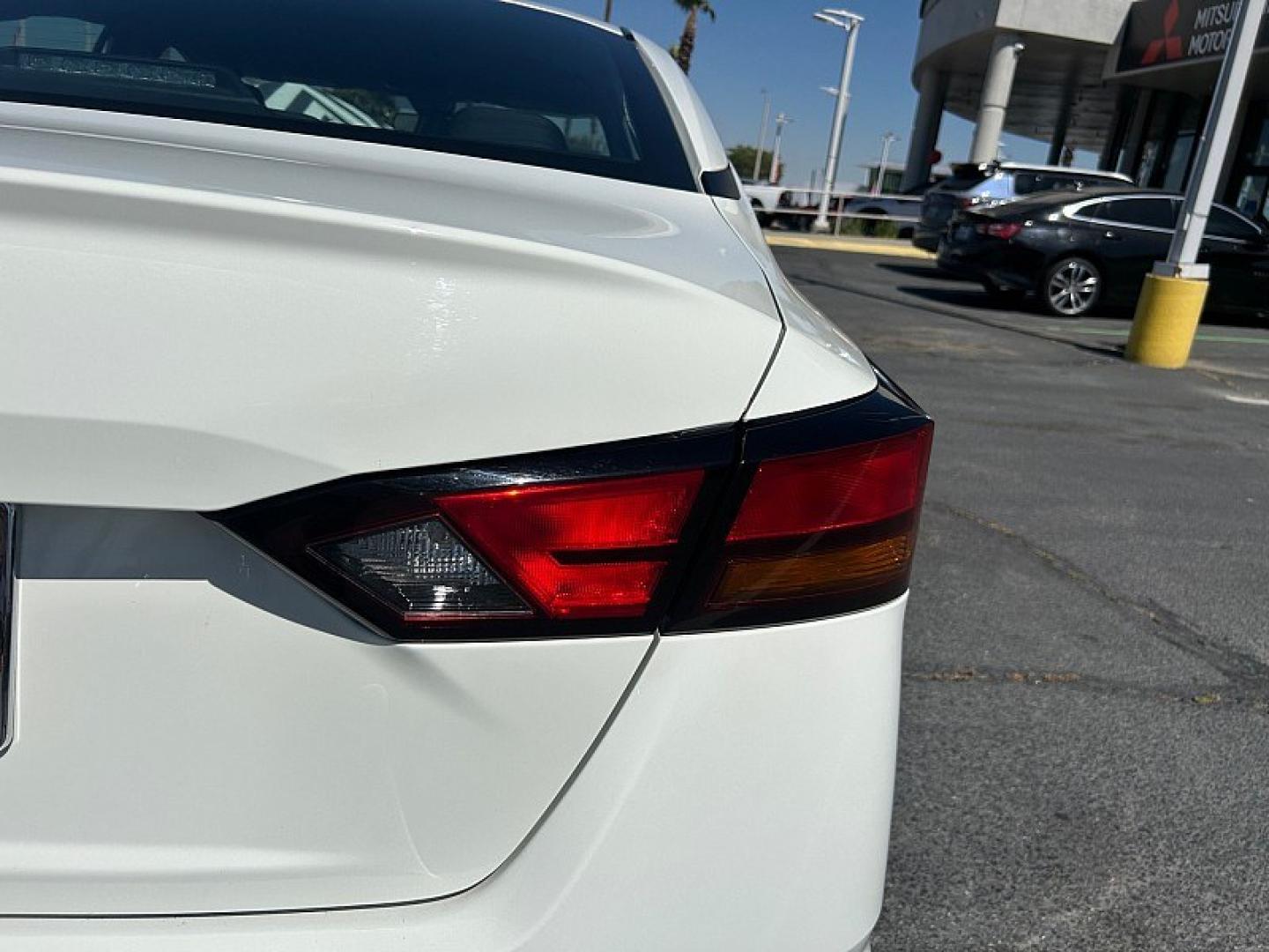 2025 WHITE Nissan Altima (1N4BL4DV0SN) with an 4-Cyl 2.5 Liter engine, Automatic CVT transmission, located at 412 Auto Vista Drive, Palmdale, 93551, (661) 945-0620, 34.592636, -118.136681- Photo#16