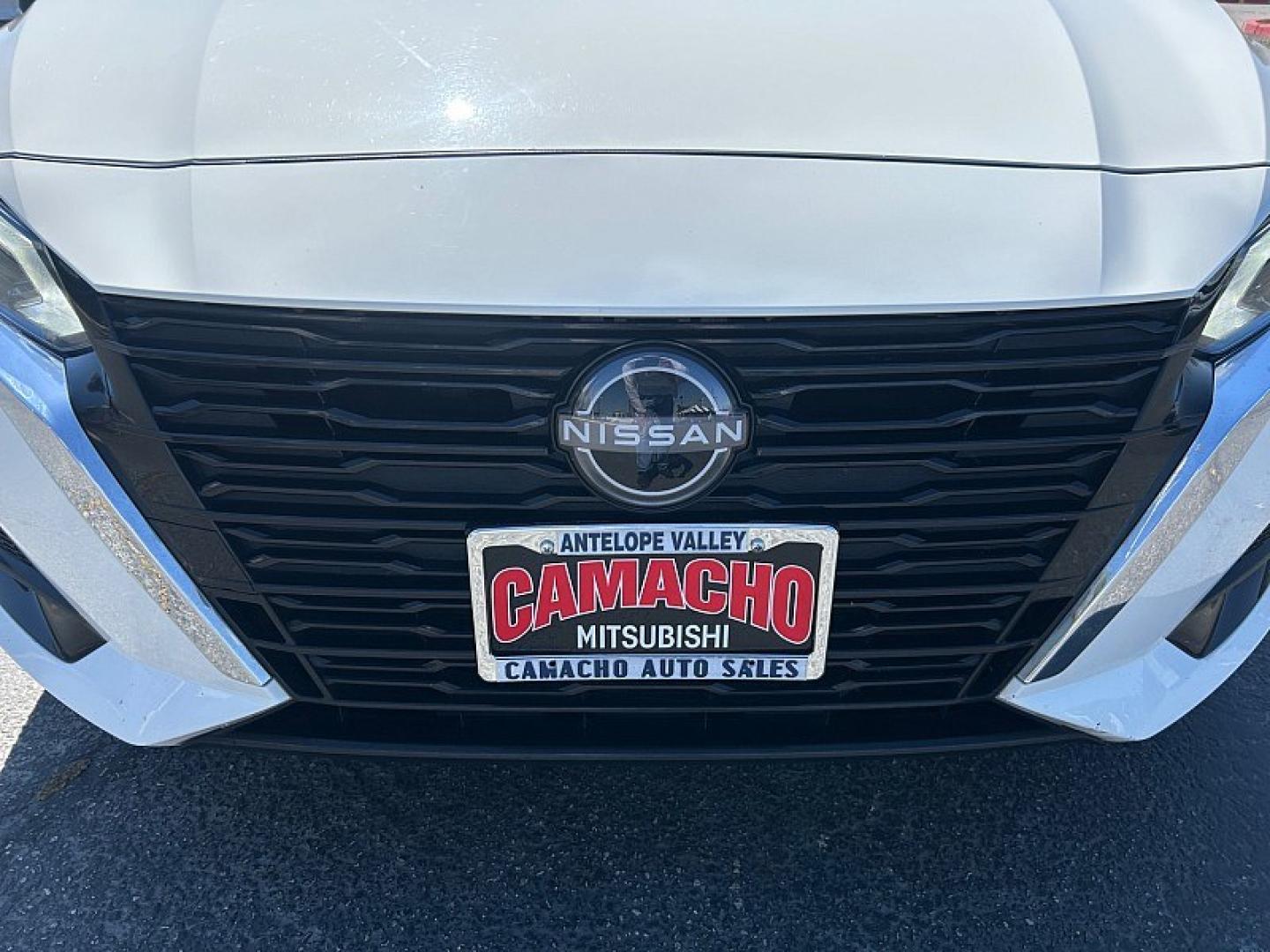 2025 WHITE Nissan Altima (1N4BL4DV0SN) with an 4-Cyl 2.5 Liter engine, Automatic CVT transmission, located at 412 Auto Vista Drive, Palmdale, 93551, (661) 945-0620, 34.592636, -118.136681- Photo#8