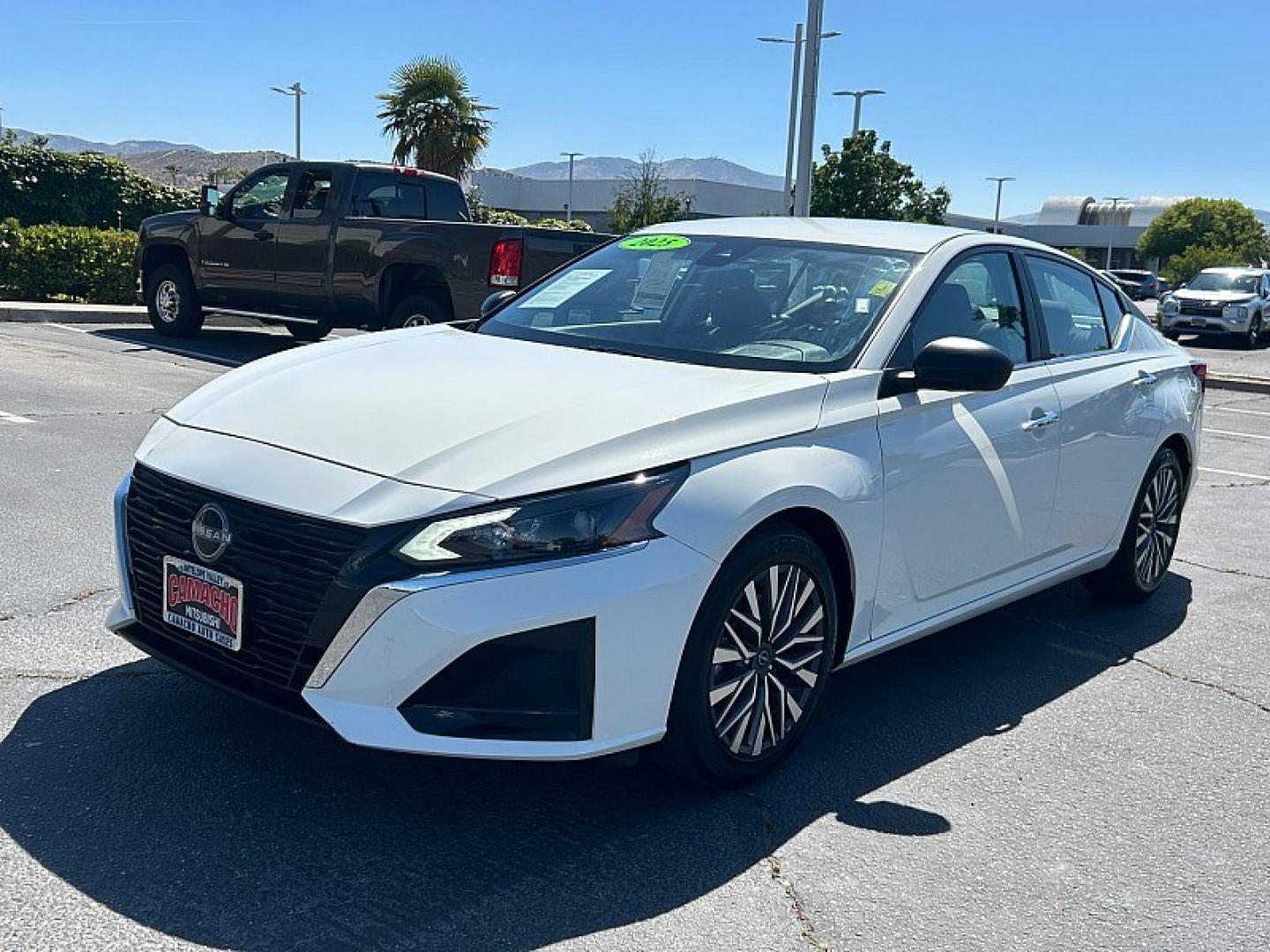 2025 WHITE Nissan Altima (1N4BL4DV0SN) with an 4-Cyl 2.5 Liter engine, Automatic CVT transmission, located at 412 Auto Vista Drive, Palmdale, 93551, (661) 945-0620, 34.592636, -118.136681- Photo#7