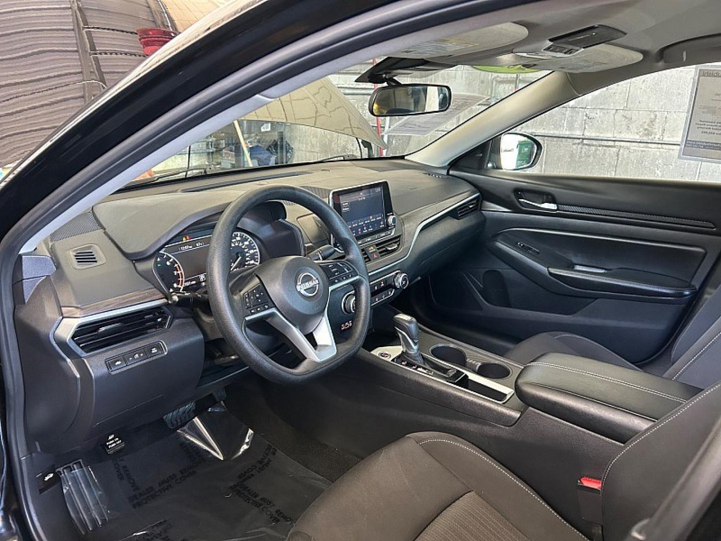 2025 BLACK Nissan Altima (1N4BL4DVXSN) with an 4-Cyl 2.5 Liter engine, Automatic CVT transmission, located at 412 Auto Vista Drive, Palmdale, 93551, (661) 945-0620, 34.592636, -118.136681- Photo#17