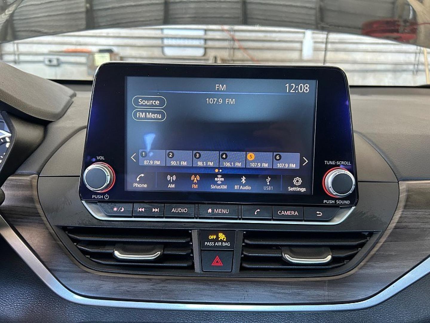 2025 BLACK Nissan Altima (1N4BL4DVXSN) with an 4-Cyl 2.5 Liter engine, Automatic CVT transmission, located at 412 Auto Vista Drive, Palmdale, 93551, (661) 945-0620, 34.592636, -118.136681- Photo#22