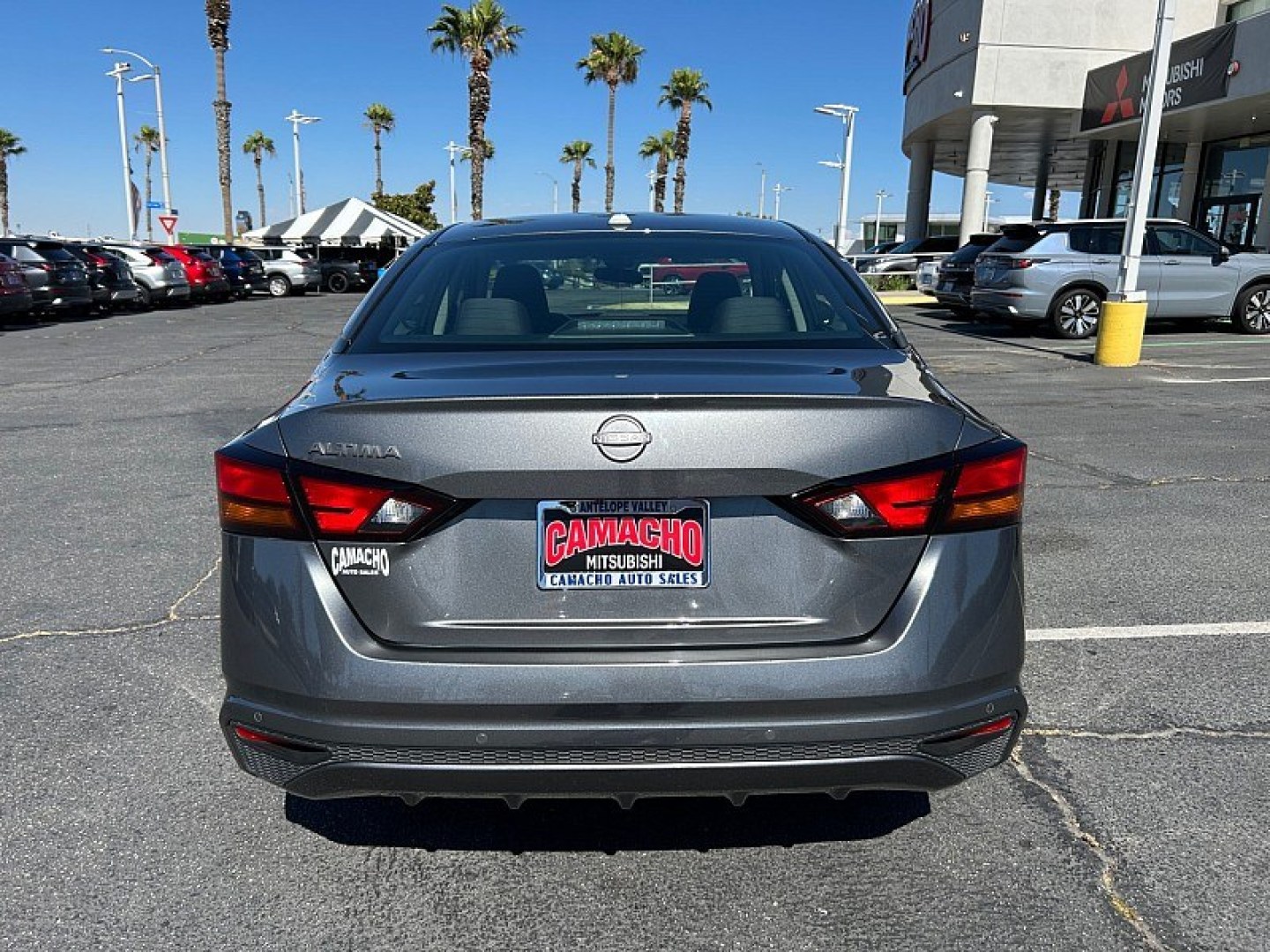2025 GRAY Nissan Altima (1N4BL4DV5SN) with an 4-Cyl 2.5 Liter engine, Automatic CVT transmission, located at 412 Auto Vista Drive, Palmdale, 93551, (661) 945-0620, 34.592636, -118.136681- Photo#3