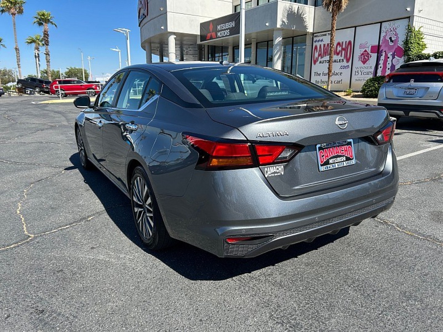 2025 GRAY Nissan Altima (1N4BL4DV5SN) with an 4-Cyl 2.5 Liter engine, Automatic CVT transmission, located at 412 Auto Vista Drive, Palmdale, 93551, (661) 945-0620, 34.592636, -118.136681- Photo#4