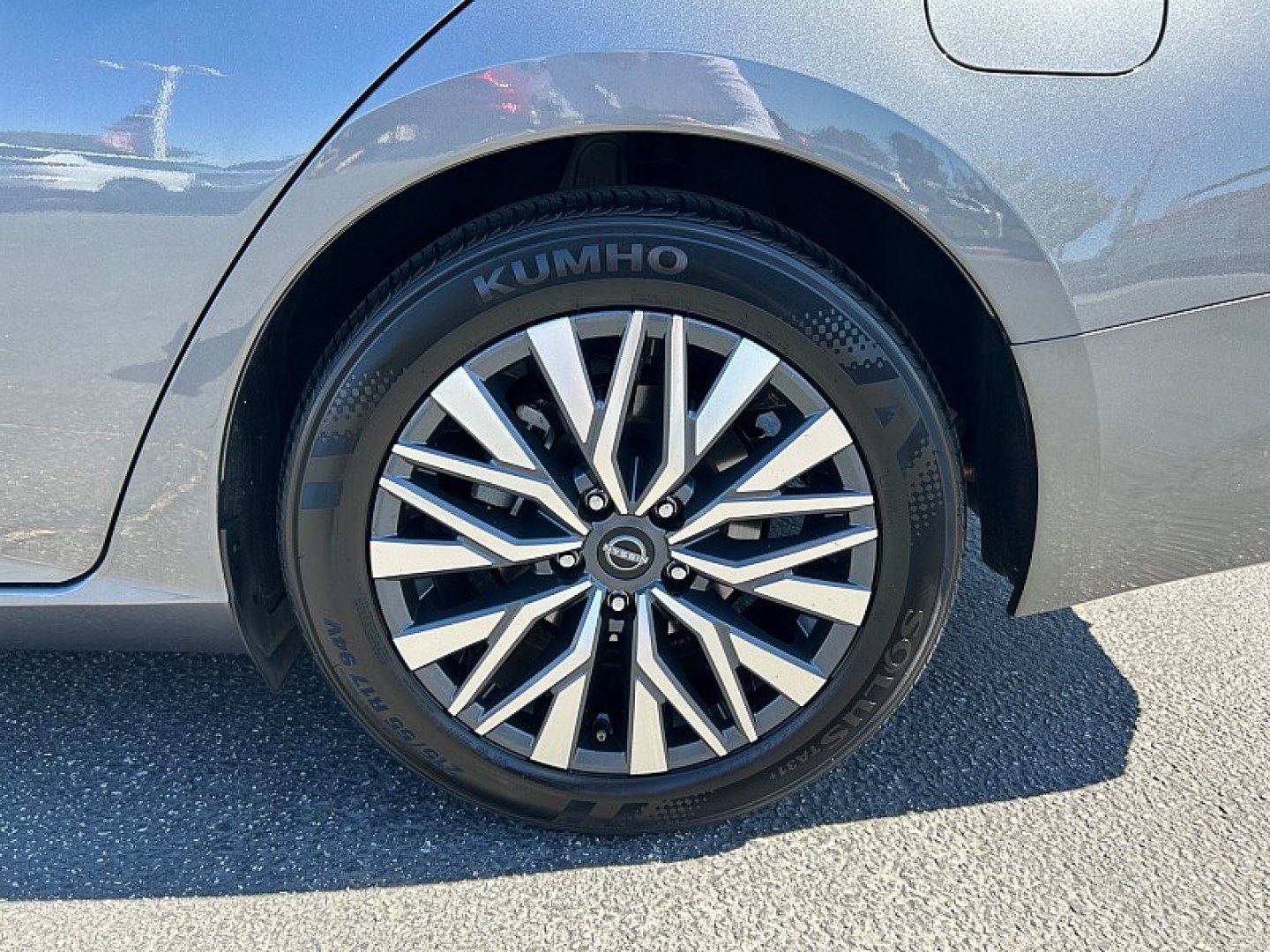 2025 GRAY Nissan Altima (1N4BL4DV5SN) with an 4-Cyl 2.5 Liter engine, Automatic CVT transmission, located at 412 Auto Vista Drive, Palmdale, 93551, (661) 945-0620, 34.592636, -118.136681- Photo#13