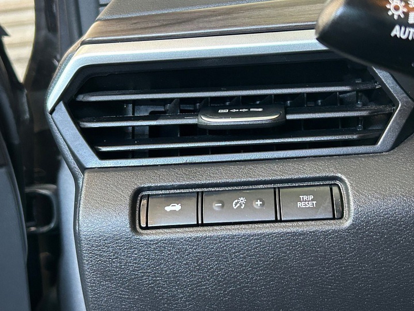 2025 GRAY Nissan Altima (1N4BL4DV5SN) with an 4-Cyl 2.5 Liter engine, Automatic CVT transmission, located at 412 Auto Vista Drive, Palmdale, 93551, (661) 945-0620, 34.592636, -118.136681- Photo#29