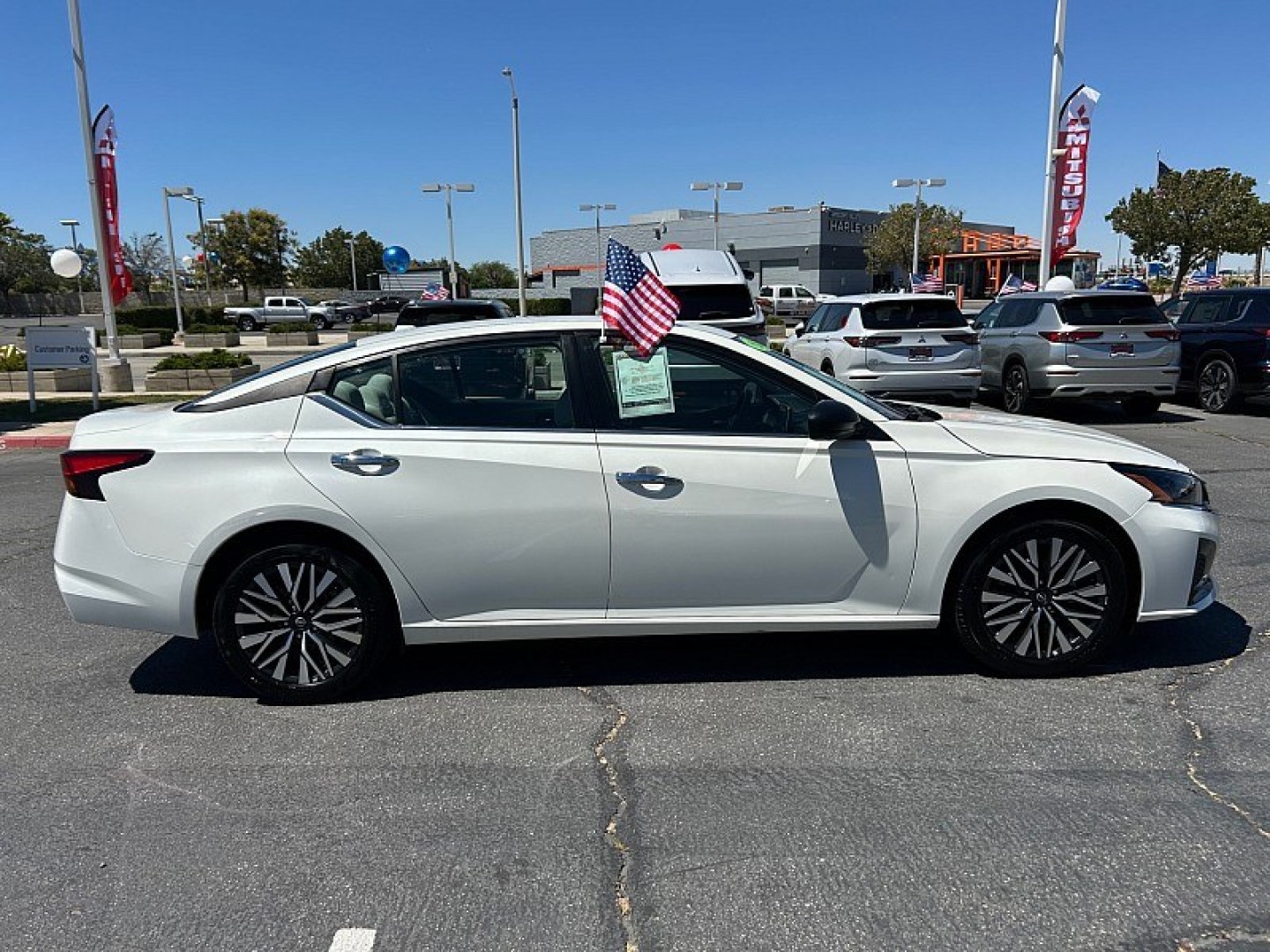 2025 White Nissan Altima (1N4BL4DV7SN) with an 4-Cyl 2.5 Liter engine, Automatic CVT transmission, located at 412 Auto Vista Drive, Palmdale, 93551, (661) 945-0620, 34.592636, -118.136681- Photo#3