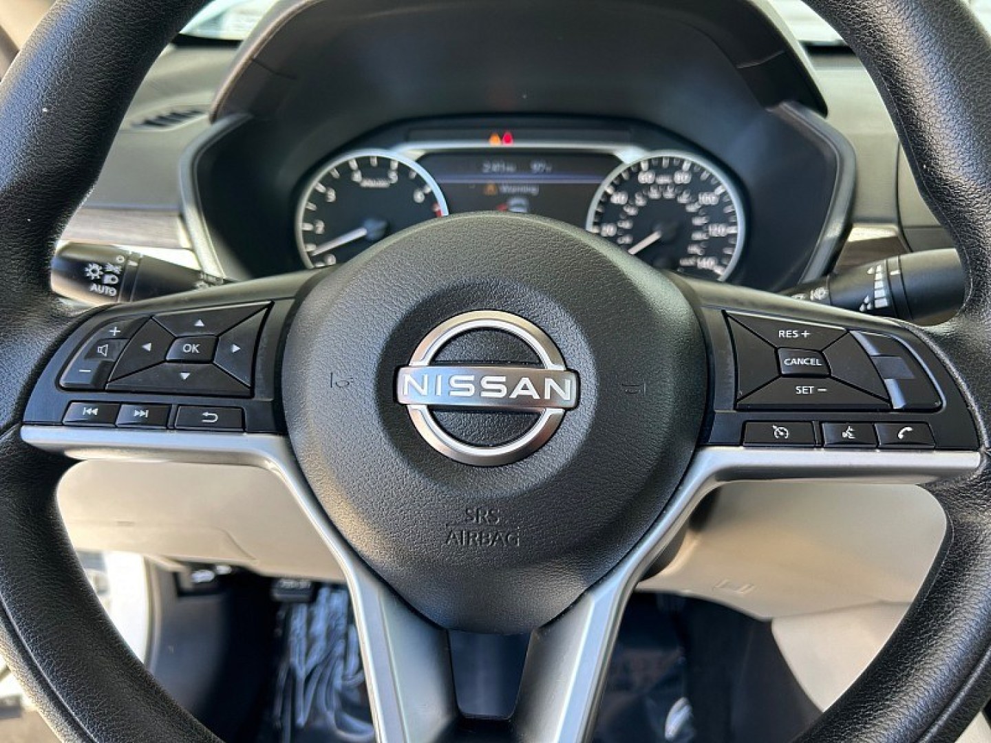 2025 White Nissan Altima (1N4BL4DV7SN) with an 4-Cyl 2.5 Liter engine, Automatic CVT transmission, located at 412 Auto Vista Drive, Palmdale, 93551, (661) 945-0620, 34.592636, -118.136681- Photo#18
