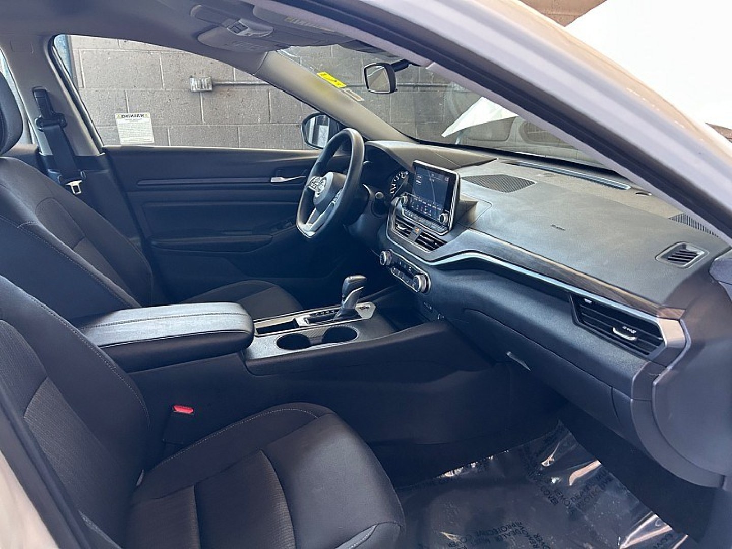 2025 White Nissan Altima (1N4BL4DV9SN) with an 4-Cyl 2.5 Liter engine, Automatic CVT transmission, located at 412 Auto Vista Drive, Palmdale, 93551, (661) 945-0620, 34.592636, -118.136681- Photo#19