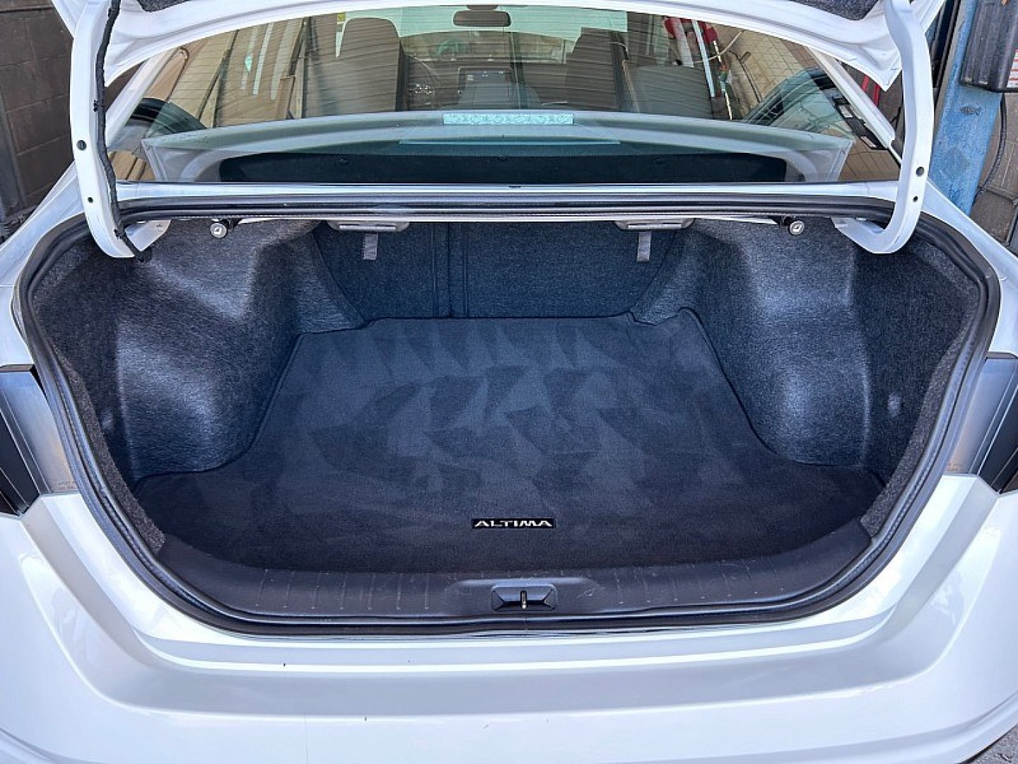 2025 White Nissan Altima (1N4BL4DV9SN) with an 4-Cyl 2.5 Liter engine, Automatic CVT transmission, located at 412 Auto Vista Drive, Palmdale, 93551, (661) 945-0620, 34.592636, -118.136681- Photo#16