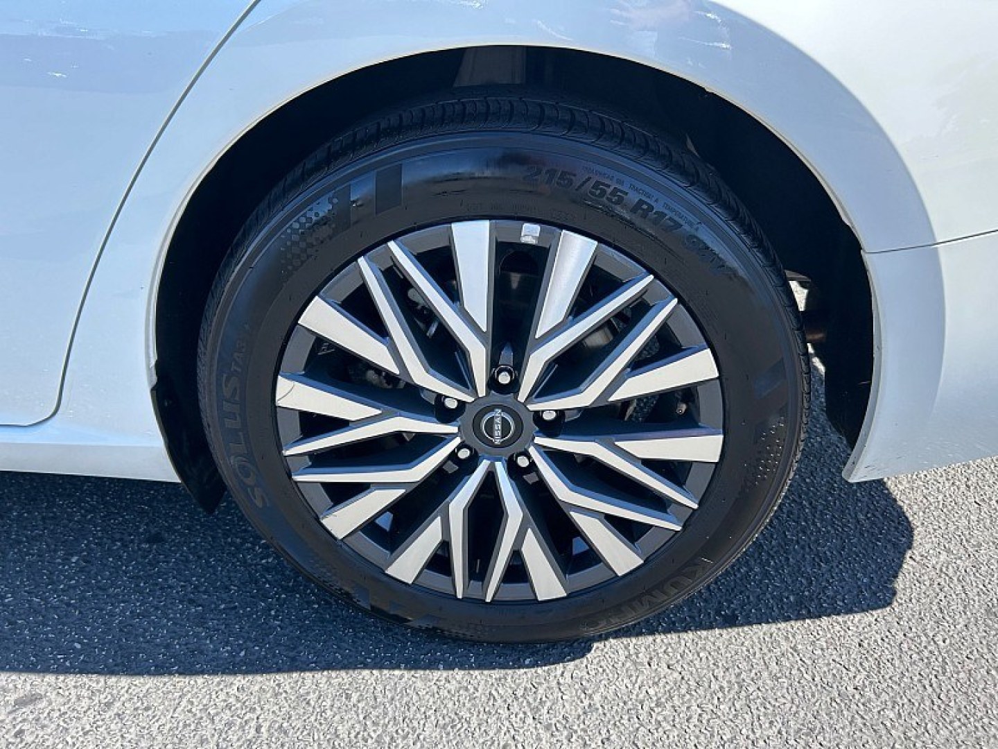 2025 White Nissan Altima (1N4BL4DV9SN) with an 4-Cyl 2.5 Liter engine, Automatic CVT transmission, located at 412 Auto Vista Drive, Palmdale, 93551, (661) 945-0620, 34.592636, -118.136681- Photo#29