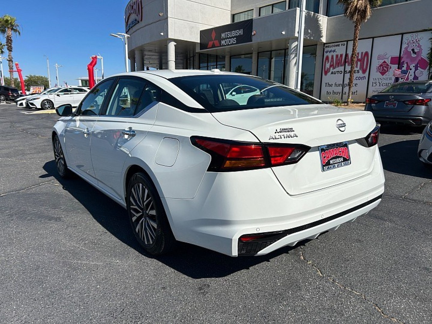 2025 White Nissan Altima (1N4BL4DV9SN) with an 4-Cyl 2.5 Liter engine, Automatic CVT transmission, located at 412 Auto Vista Drive, Palmdale, 93551, (661) 945-0620, 34.592636, -118.136681- Photo#5