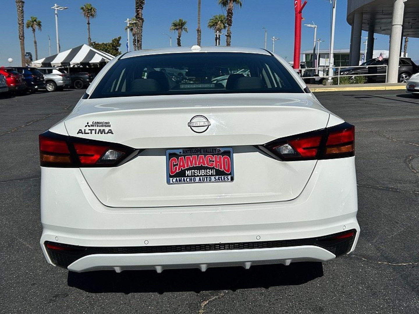 2025 White Nissan Altima (1N4BL4DV9SN) with an 4-Cyl 2.5 Liter engine, Automatic CVT transmission, located at 412 Auto Vista Drive, Palmdale, 93551, (661) 945-0620, 34.592636, -118.136681- Photo#6