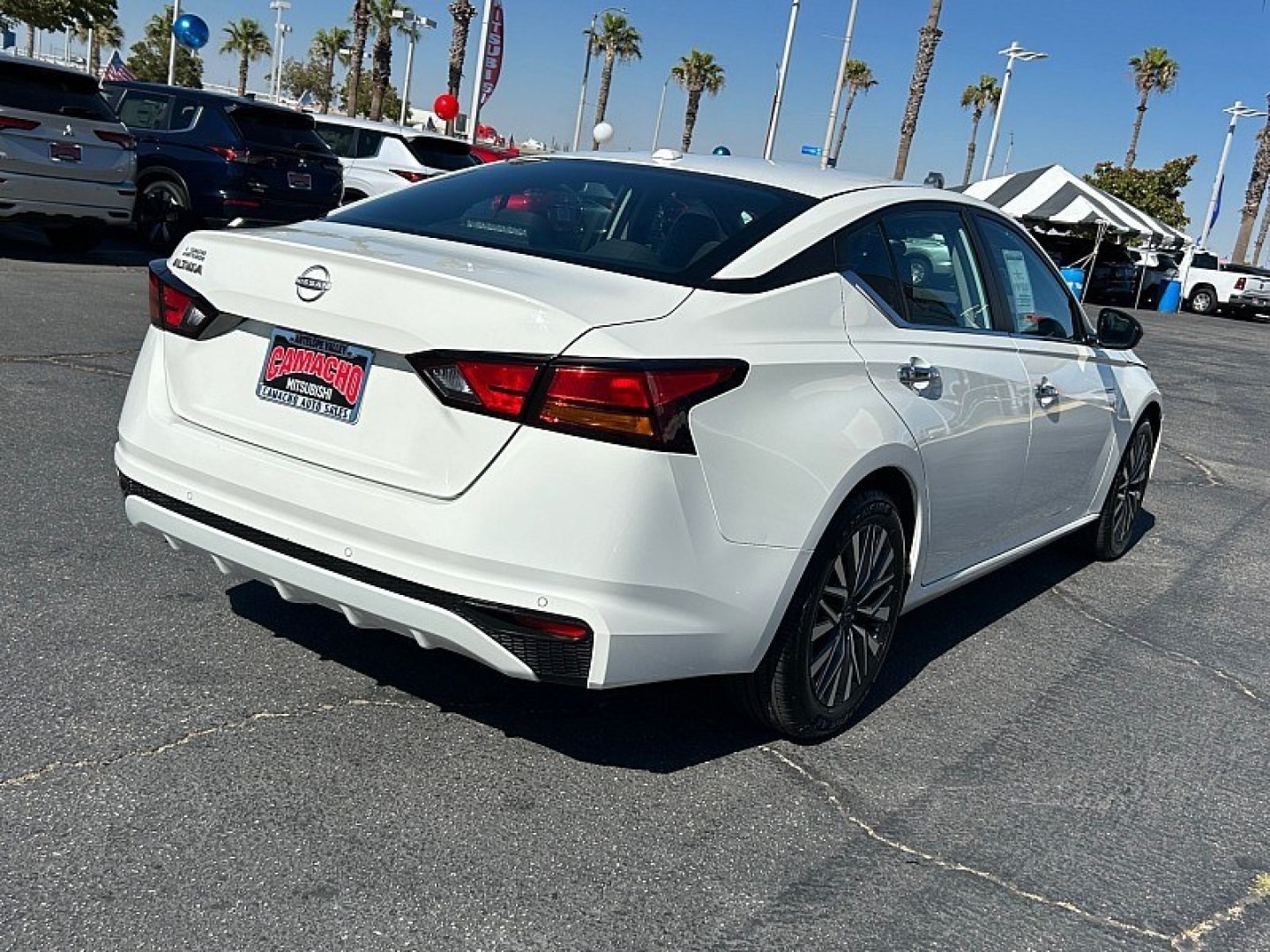 2025 White Nissan Altima (1N4BL4DV9SN) with an 4-Cyl 2.5 Liter engine, Automatic CVT transmission, located at 412 Auto Vista Drive, Palmdale, 93551, (661) 945-0620, 34.592636, -118.136681- Photo#4