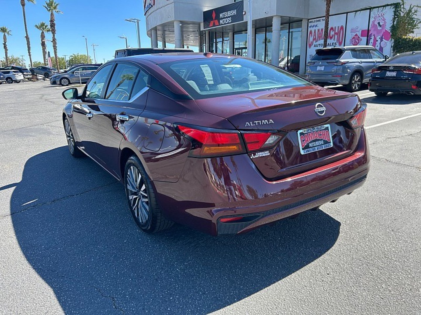 2025 Pearl /black Nissan Altima (1N4BL4DV4SN) with an 4-Cyl 2.5 Liter engine, Automatic CVT transmission, located at 412 Auto Vista Drive, Palmdale, 93551, (661) 945-0620, 34.592636, -118.136681 - Enjoy comfort, efficiency, and modern technology in this 2025 Nissan Altima SV!This one-owner sedan combines sleek styling with a smooth, comfortable ride, making it an excellent choice for daily commutes and longer road trips. Powered by a 2.5L 4-cylinder engine paired with Nissan and rsquo;s Xtron- Photo#4