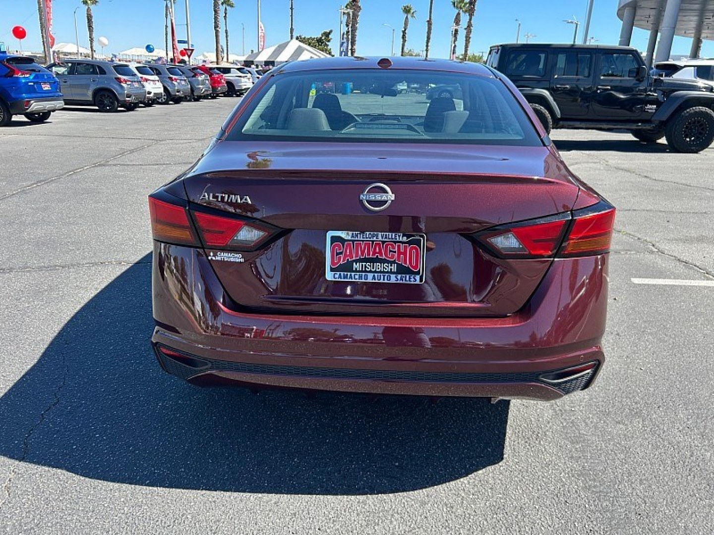 2025 Pearl /black Nissan Altima (1N4BL4DV4SN) with an 4-Cyl 2.5 Liter engine, Automatic CVT transmission, located at 412 Auto Vista Drive, Palmdale, 93551, (661) 945-0620, 34.592636, -118.136681 - Enjoy comfort, efficiency, and modern technology in this 2025 Nissan Altima SV!This one-owner sedan combines sleek styling with a smooth, comfortable ride, making it an excellent choice for daily commutes and longer road trips. Powered by a 2.5L 4-cylinder engine paired with Nissan and rsquo;s Xtron- Photo#5