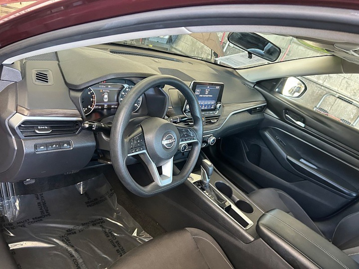 2025 Pearl /black Nissan Altima (1N4BL4DV4SN) with an 4-Cyl 2.5 Liter engine, Automatic CVT transmission, located at 412 Auto Vista Drive, Palmdale, 93551, (661) 945-0620, 34.592636, -118.136681 - Enjoy comfort, efficiency, and modern technology in this 2025 Nissan Altima SV!This one-owner sedan combines sleek styling with a smooth, comfortable ride, making it an excellent choice for daily commutes and longer road trips. Powered by a 2.5L 4-cylinder engine paired with Nissan and rsquo;s Xtron- Photo#9