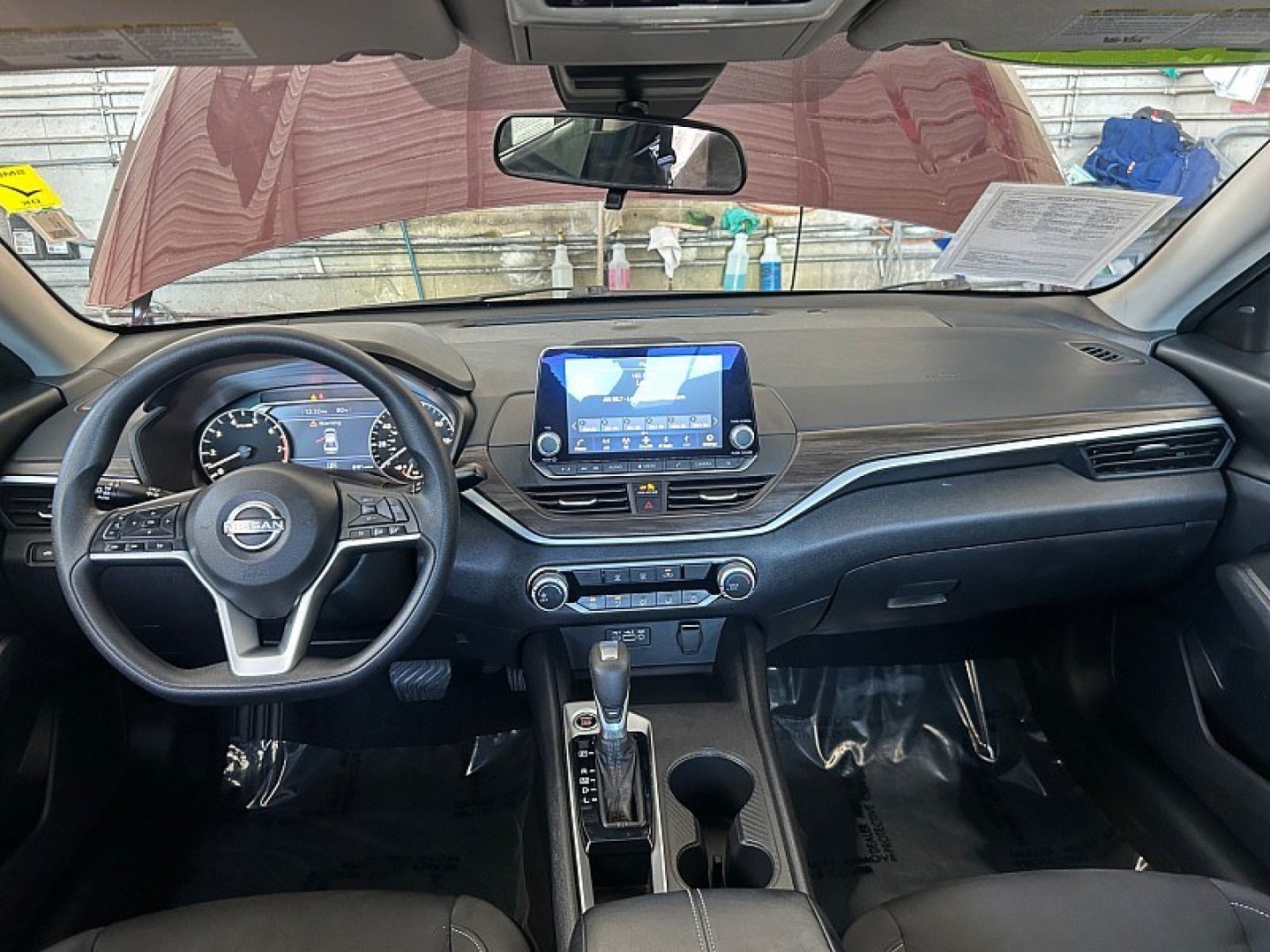 2025 Pearl /black Nissan Altima (1N4BL4DV4SN) with an 4-Cyl 2.5 Liter engine, Automatic CVT transmission, located at 412 Auto Vista Drive, Palmdale, 93551, (661) 945-0620, 34.592636, -118.136681 - Enjoy comfort, efficiency, and modern technology in this 2025 Nissan Altima SV!This one-owner sedan combines sleek styling with a smooth, comfortable ride, making it an excellent choice for daily commutes and longer road trips. Powered by a 2.5L 4-cylinder engine paired with Nissan and rsquo;s Xtron- Photo#10
