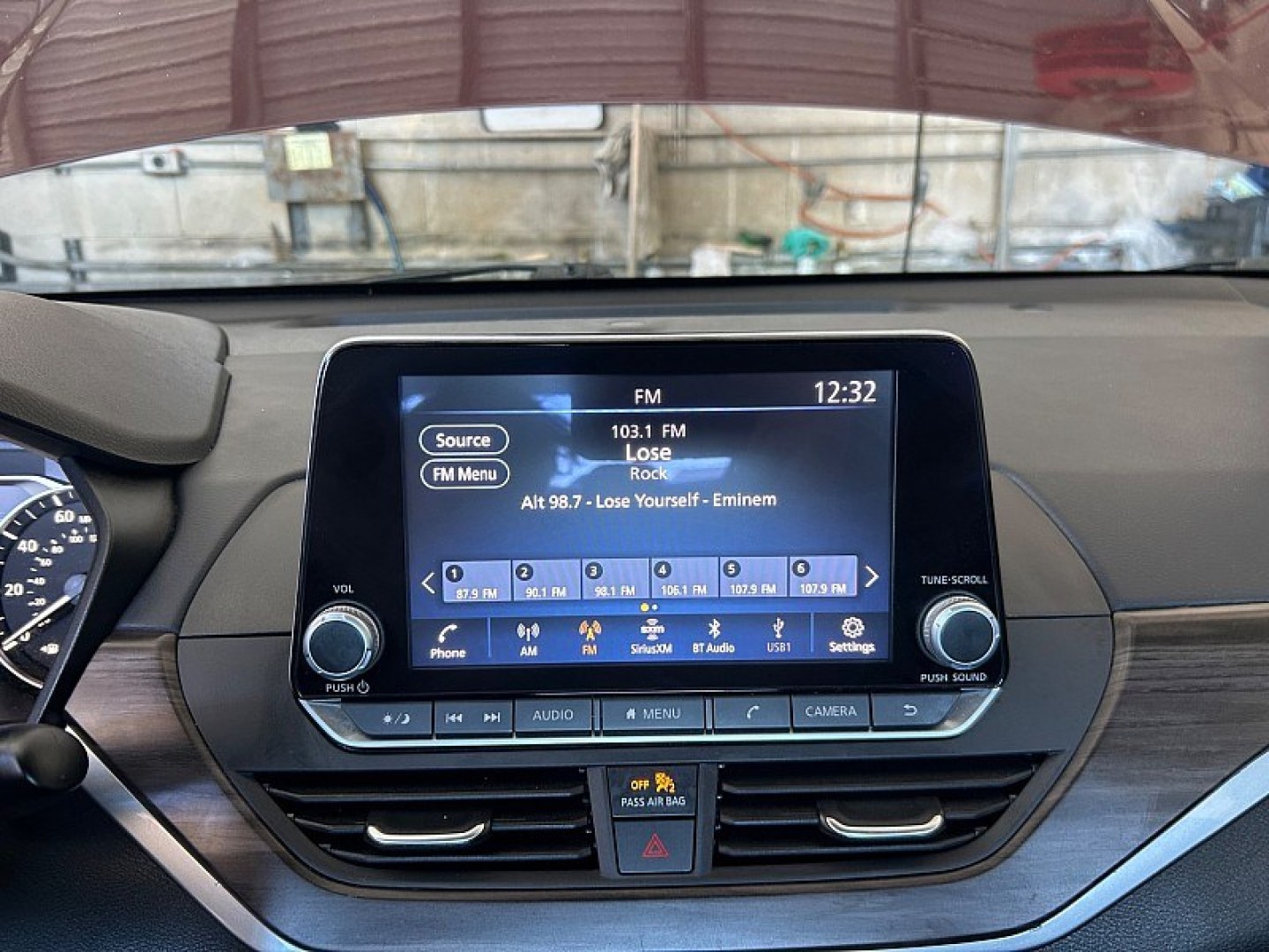 2025 Pearl /black Nissan Altima (1N4BL4DV4SN) with an 4-Cyl 2.5 Liter engine, Automatic CVT transmission, located at 412 Auto Vista Drive, Palmdale, 93551, (661) 945-0620, 34.592636, -118.136681 - Enjoy comfort, efficiency, and modern technology in this 2025 Nissan Altima SV!This one-owner sedan combines sleek styling with a smooth, comfortable ride, making it an excellent choice for daily commutes and longer road trips. Powered by a 2.5L 4-cylinder engine paired with Nissan and rsquo;s Xtron- Photo#12