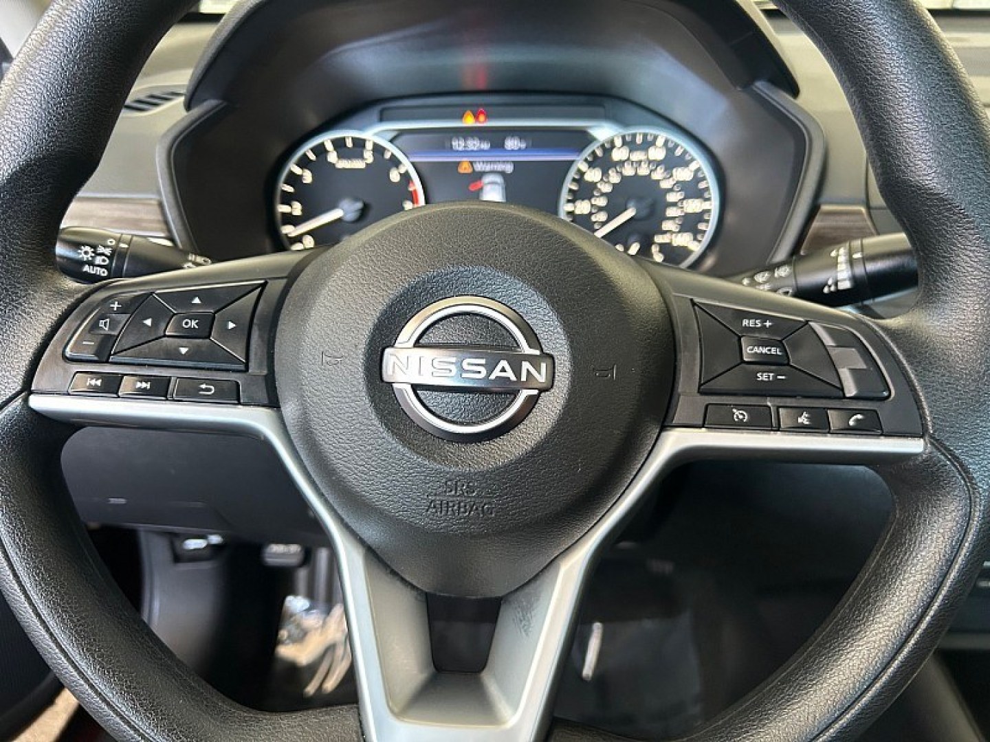 2025 Pearl /black Nissan Altima (1N4BL4DV4SN) with an 4-Cyl 2.5 Liter engine, Automatic CVT transmission, located at 412 Auto Vista Drive, Palmdale, 93551, (661) 945-0620, 34.592636, -118.136681 - Enjoy comfort, efficiency, and modern technology in this 2025 Nissan Altima SV!This one-owner sedan combines sleek styling with a smooth, comfortable ride, making it an excellent choice for daily commutes and longer road trips. Powered by a 2.5L 4-cylinder engine paired with Nissan and rsquo;s Xtron- Photo#16