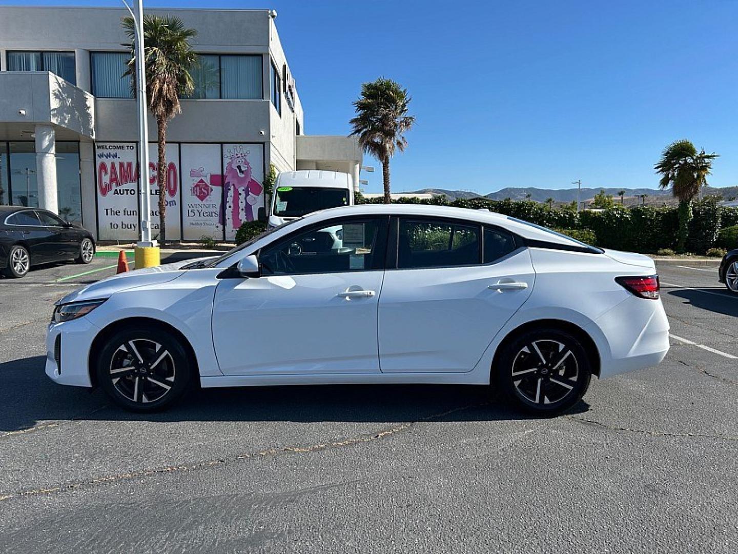 2025 WHITE Nissan Sentra (3N1AB8CV8SY) with an 4-Cyl 2.0 Liter engine, Automatic CVT transmission, located at 412 Auto Vista Drive, Palmdale, 93551, (661) 945-0620, 34.592636, -118.136681 - Photo#9
