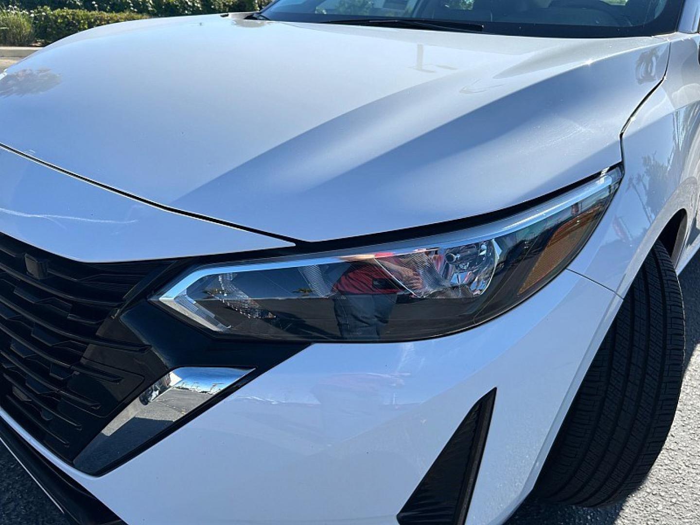 2025 WHITE Nissan Sentra (3N1AB8CV8SY) with an 4-Cyl 2.0 Liter engine, Automatic CVT transmission, located at 412 Auto Vista Drive, Palmdale, 93551, (661) 945-0620, 34.592636, -118.136681 - Photo#12