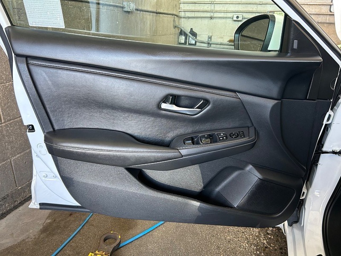 2025 White Nissan Sentra (3N1AB8CV9SY) with an 4-Cyl 2.0 Liter engine, Automatic CVT transmission, located at 412 Auto Vista Drive, Palmdale, 93551, (661) 945-0620, 34.592636, -118.136681- Photo#16