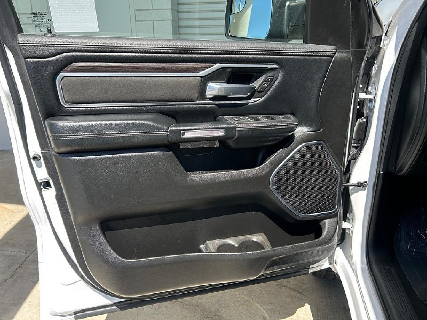 2025 White Ram 1500 4WD (1C6SRFJP3SN) with an 6-Cyl Twin Turbo 3.0L Hurricane engine, Automatic 8-Spd transmission, located at 412 Auto Vista Drive, Palmdale, 93551, (661) 945-0620, 34.592636, -118.136681- Photo#16