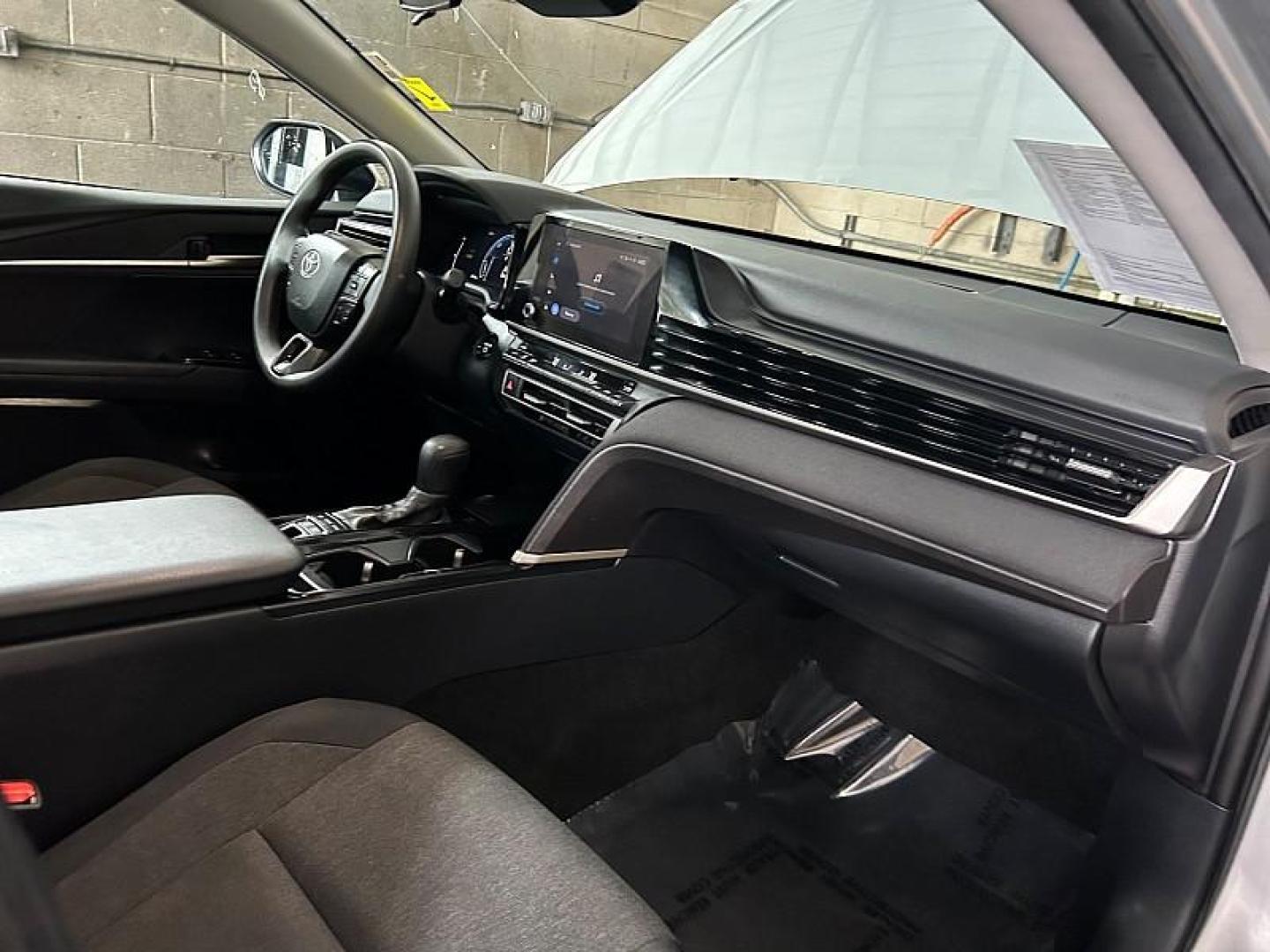 2025 SILVER Toyota Camry (4T1DAACK4SU) with an 4-Cyl Hybrid 2.5 Liter engine, Automatic CVT transmission, located at 412 Auto Vista Drive, Palmdale, 93551, (661) 945-0620, 34.592636, -118.136681- Photo#29
