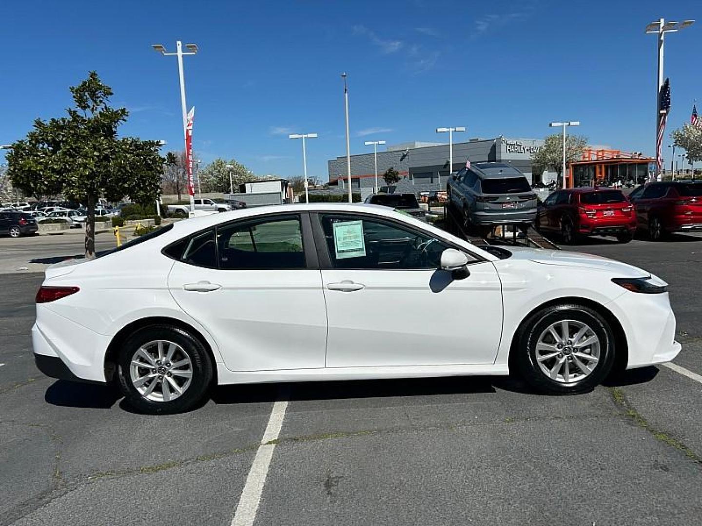 2025 WHITE Toyota Camry (4T1DAACK2SU) with an 4-Cyl Hybrid 2.5 Liter engine, Automatic CVT transmission, located at 412 Auto Vista Drive, Palmdale, 93551, (661) 945-0620, 34.592636, -118.136681 - Photo#10