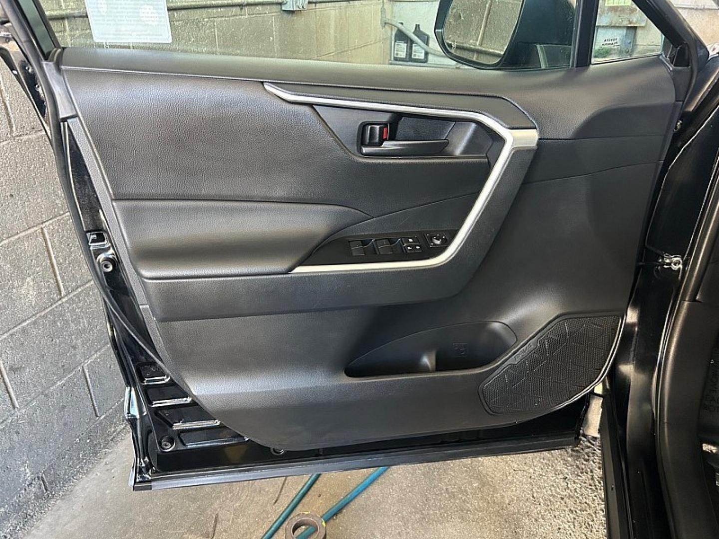 2025 BLACK Toyota RAV4 (2T3F1RFV1SC) with an 4-Cyl 2.5 Liter engine, Automatic 8-Spd w/Direct transmission, located at 412 Auto Vista Drive, Palmdale, 93551, (661) 945-0620, 34.592636, -118.136681- Photo#8