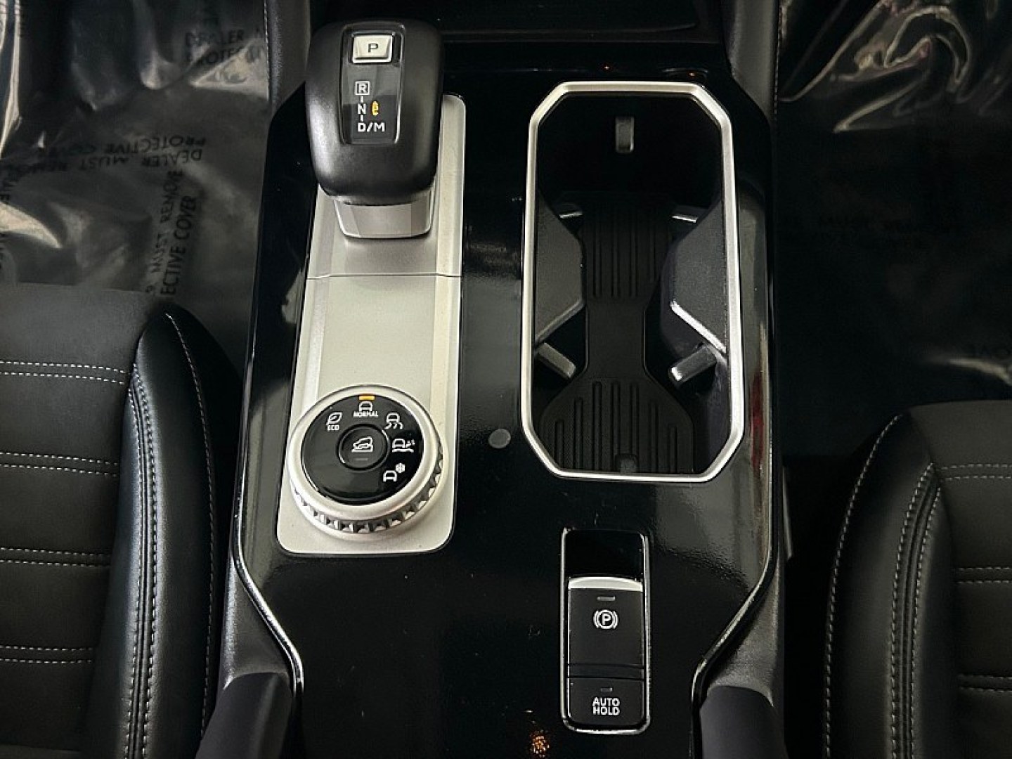 2026 Gray Mitsubishi Outlander (JA4J3VAB4TZ) with an 4-Cyl Turbo Hybrid 1.5 Liter engine, Automatic CVT transmission, located at 412 Auto Vista Drive, Palmdale, 93551, (661) 945-0620, 34.592636, -118.136681- Photo#18