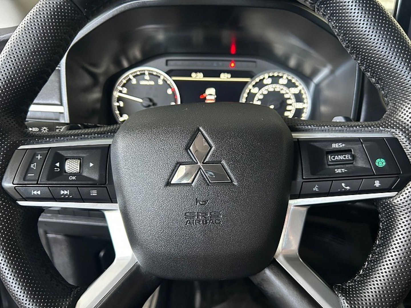 2026 Gray Mitsubishi Outlander (JA4J3VAB4TZ) with an 4-Cyl Turbo Hybrid 1.5 Liter engine, Automatic CVT transmission, located at 412 Auto Vista Drive, Palmdale, 93551, (661) 945-0620, 34.592636, -118.136681- Photo#23
