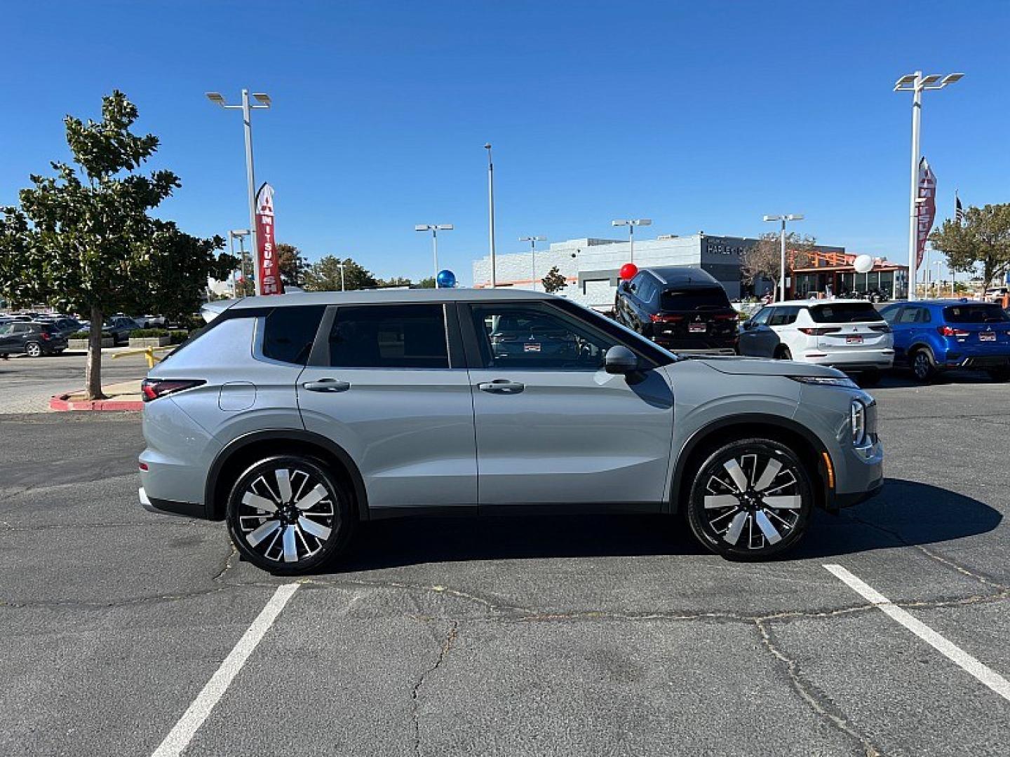 2026 GRAY Mitsubishi Outlander (JA4J3VAB9TZ) with an 4-Cyl Turbo Hybrid 1.5 Liter engine, Automatic CVT transmission, located at 412 Auto Vista Drive, Palmdale, 93551, (661) 945-0620, 34.592636, -118.136681- Photo#5