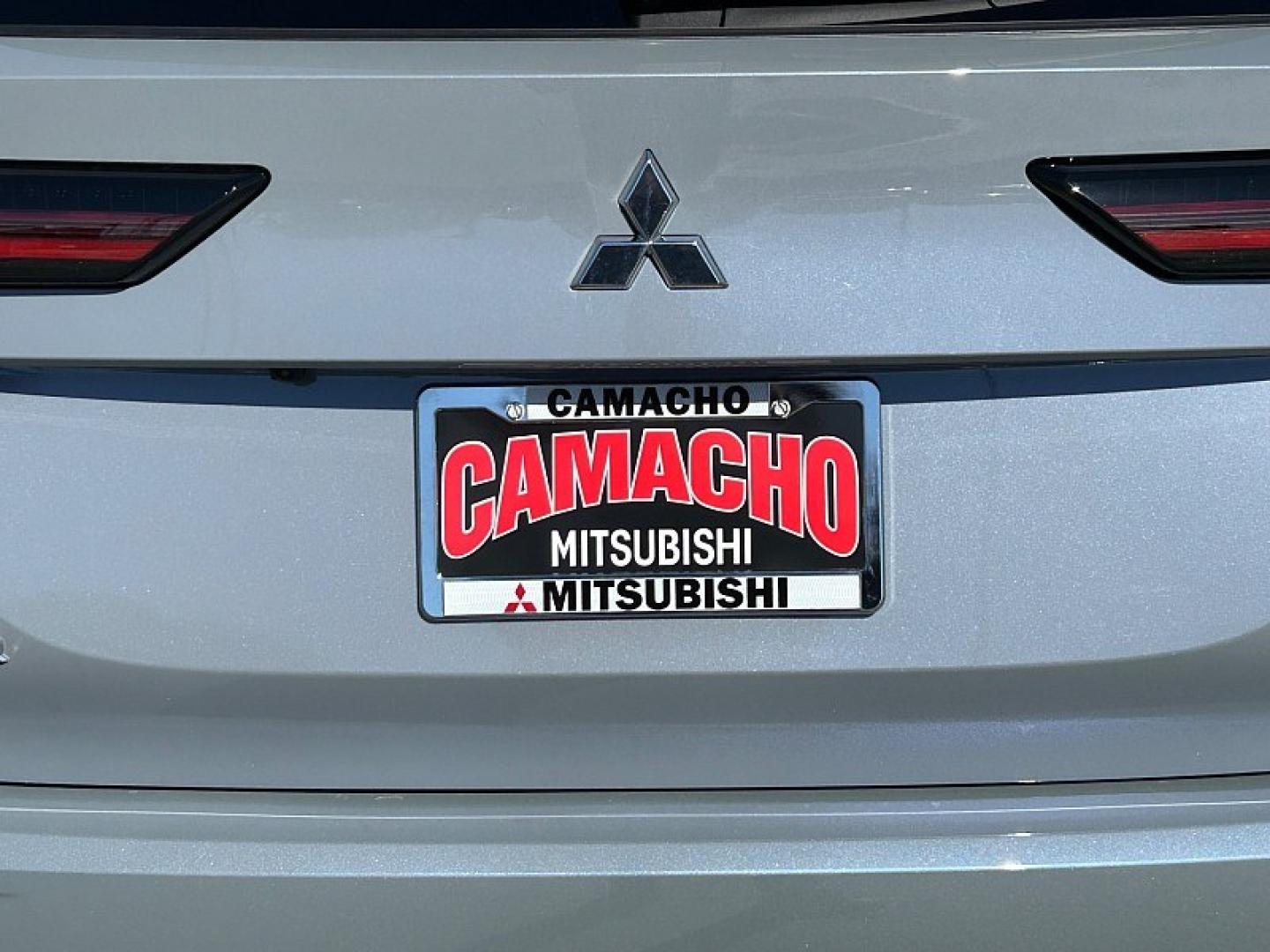 2026 GRAY Mitsubishi Outlander (JA4J3VAB9TZ) with an 4-Cyl Turbo Hybrid 1.5 Liter engine, Automatic CVT transmission, located at 412 Auto Vista Drive, Palmdale, 93551, (661) 945-0620, 34.592636, -118.136681- Photo#11
