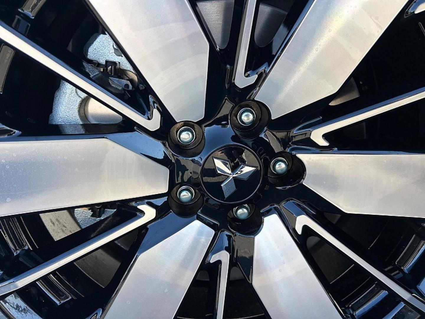 2026 GRAY Mitsubishi Outlander (JA4J3VAB9TZ) with an 4-Cyl Turbo Hybrid 1.5 Liter engine, Automatic CVT transmission, located at 412 Auto Vista Drive, Palmdale, 93551, (661) 945-0620, 34.592636, -118.136681- Photo#15