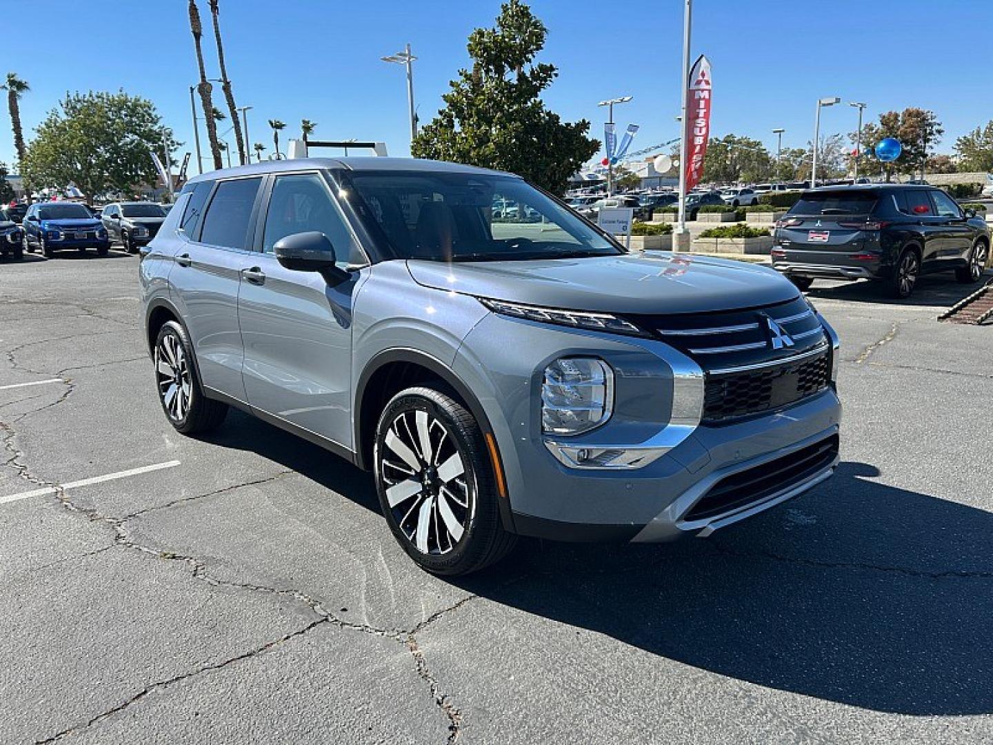 2026 GRAY Mitsubishi Outlander (JA4J3VAB9TZ) with an 4-Cyl Turbo Hybrid 1.5 Liter engine, Automatic CVT transmission, located at 412 Auto Vista Drive, Palmdale, 93551, (661) 945-0620, 34.592636, -118.136681- Photo#16