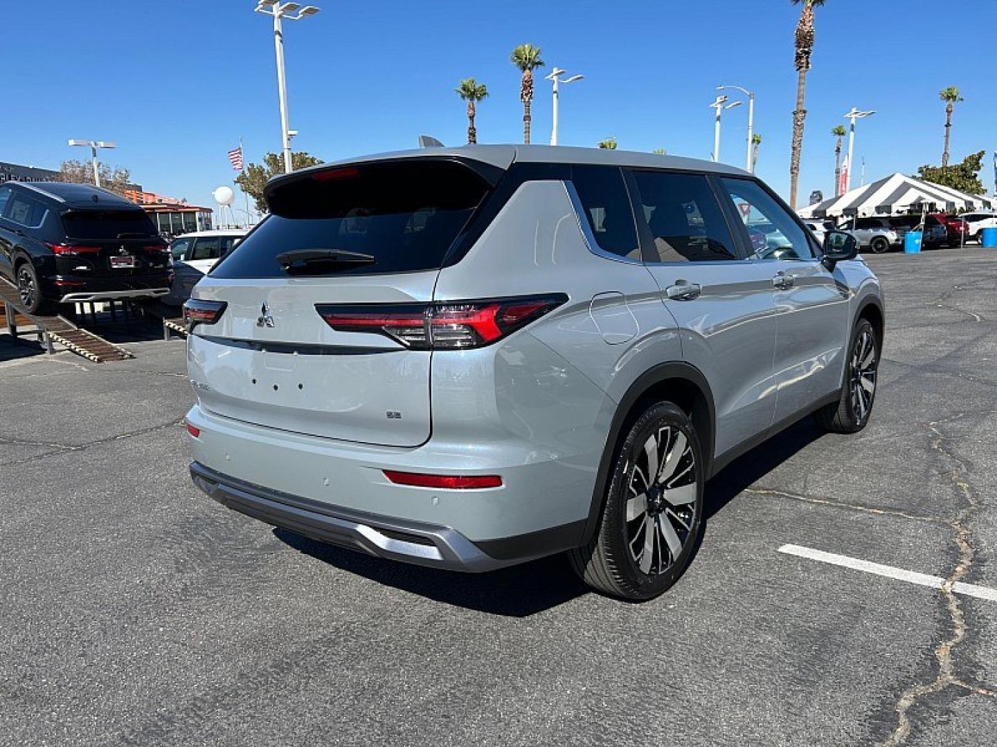 2026 GRAY Mitsubishi Outlander (JA4J3VAB9TZ) with an 4-Cyl Turbo Hybrid 1.5 Liter engine, Automatic CVT transmission, located at 412 Auto Vista Drive, Palmdale, 93551, (661) 945-0620, 34.592636, -118.136681- Photo#18