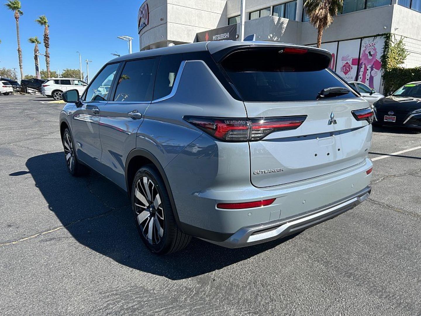 2026 GRAY Mitsubishi Outlander (JA4J3VAB9TZ) with an 4-Cyl Turbo Hybrid 1.5 Liter engine, Automatic CVT transmission, located at 412 Auto Vista Drive, Palmdale, 93551, (661) 945-0620, 34.592636, -118.136681- Photo#20