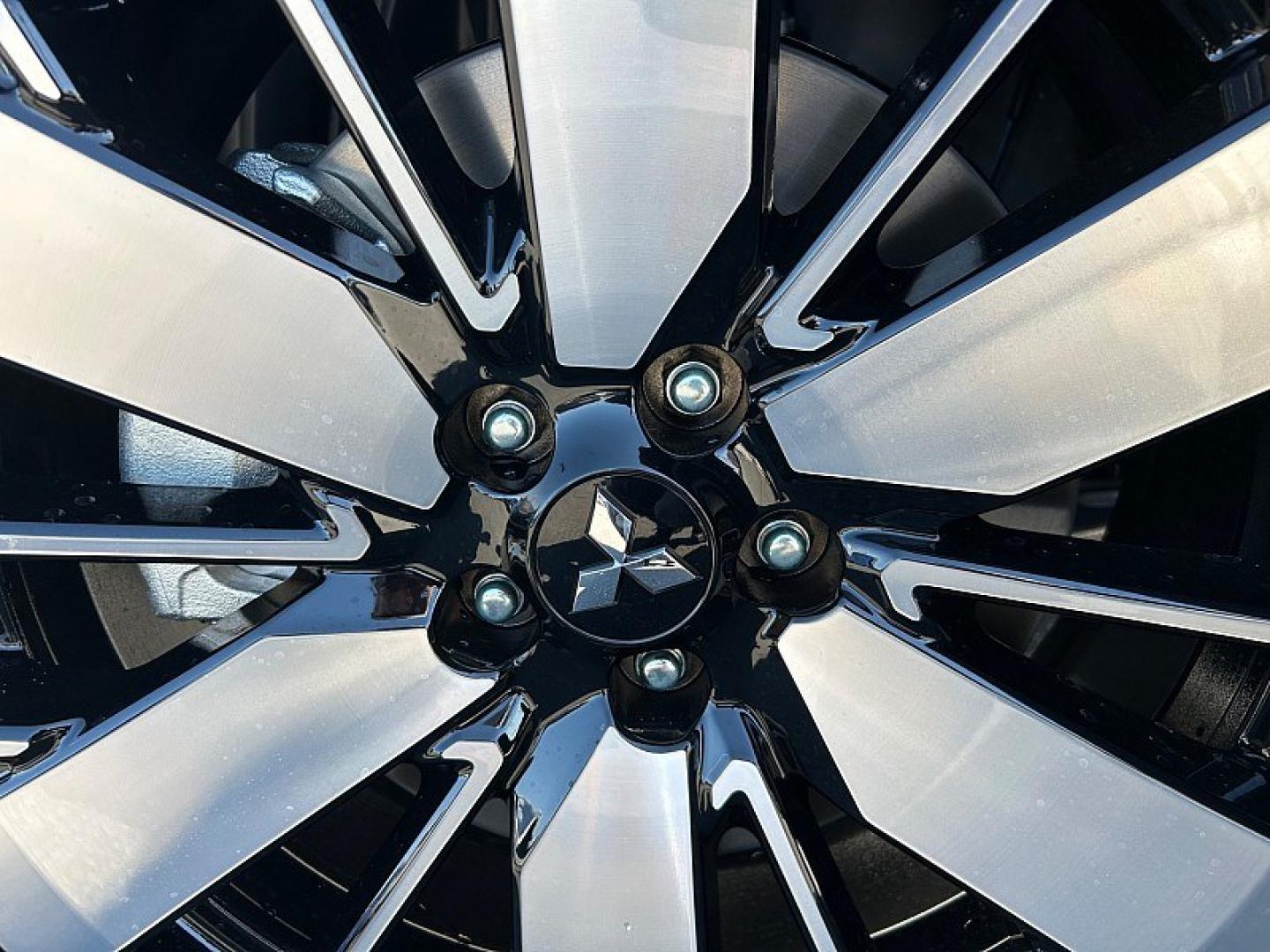 2026 GRAY Mitsubishi Outlander (JA4J3VAB9TZ) with an 4-Cyl Turbo Hybrid 1.5 Liter engine, Automatic CVT transmission, located at 412 Auto Vista Drive, Palmdale, 93551, (661) 945-0620, 34.592636, -118.136681- Photo#23