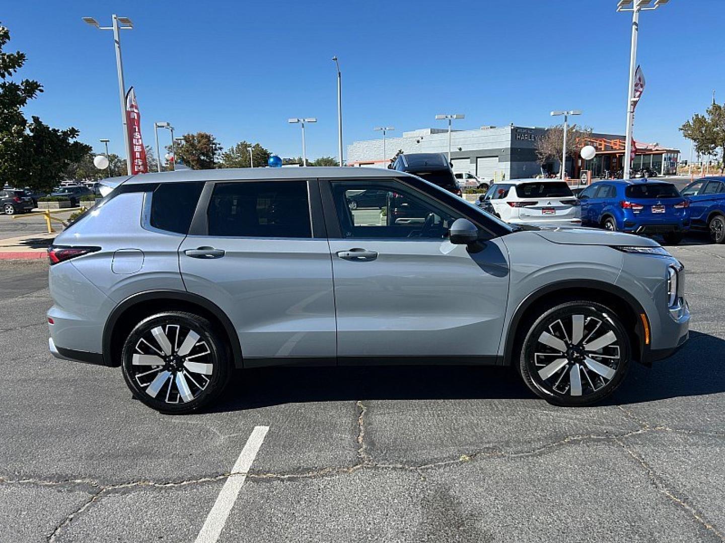 2026 GRAY Mitsubishi Outlander (JA4J3VAB9TZ) with an 4-Cyl Turbo Hybrid 1.5 Liter engine, Automatic CVT transmission, located at 412 Auto Vista Drive, Palmdale, 93551, (661) 945-0620, 34.592636, -118.136681- Photo#27