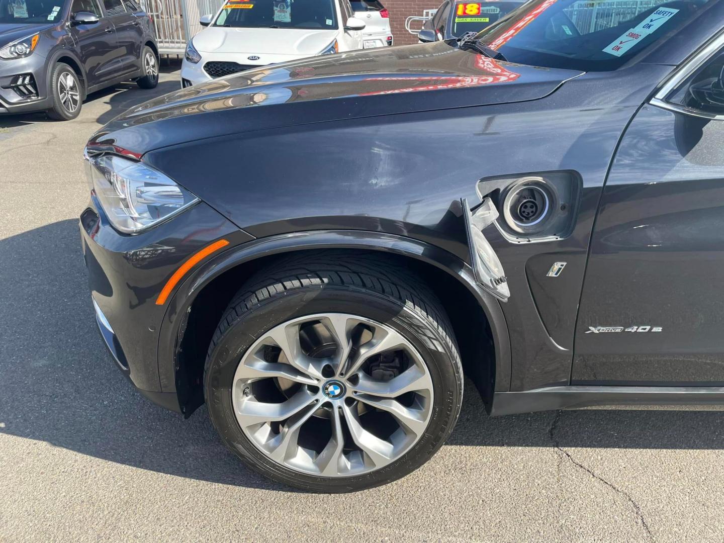 2018 DARK GRAY /White Gold BMW X5 eDrive (5UXKT0C5XJ0) with an 2.0L L4 DOHC 16V HYBRID engine, 8A transmission, located at 744 E Miner Ave, Stockton, CA, 95202, (209) 944-5770, 37.956863, -121.282082 - PLUS TAXES AND FEES - Photo#4